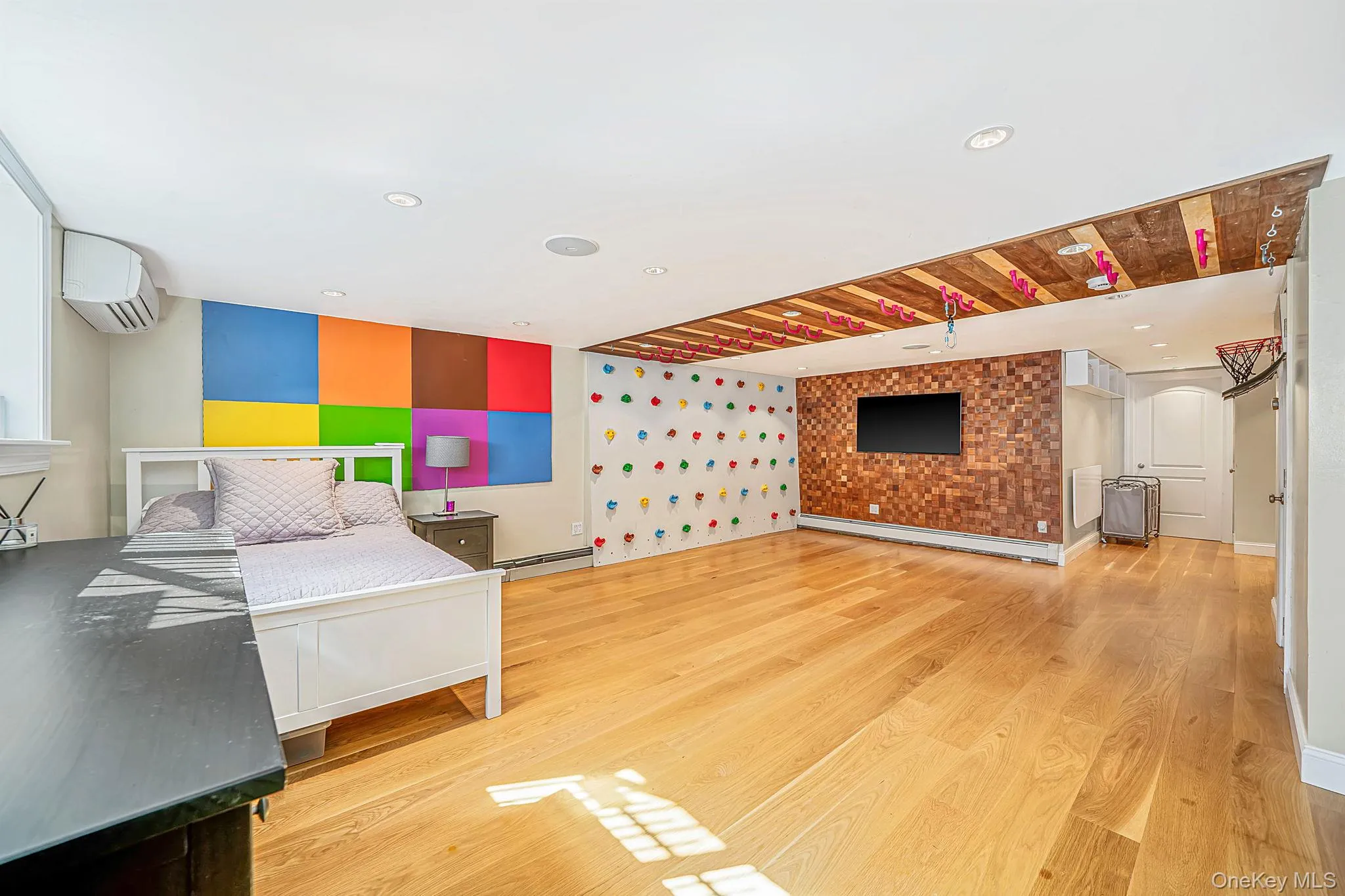 63-27 72nd Street, New York, NY, 3 Bedrooms Bedrooms, 6 Rooms Rooms,2 BathroomsBathrooms,Residential,For Rent,72nd,0,1045028 63-27 72nd Street, New York, NY, 3 Bedrooms Bedrooms, 6 Rooms Rooms,2 BathroomsBathrooms,Residential,For Rent,72nd,0,1045028