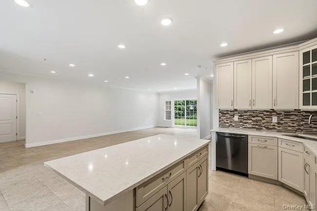11 Halley Drive, Brookhaven, NY, 2 Bedrooms Bedrooms, 3 Rooms Rooms,2 BathroomsBathrooms,Residential,For Rent,Halley,0,1045032 11 Halley Drive, Brookhaven, NY, 2 Bedrooms Bedrooms, 3 Rooms Rooms,2 BathroomsBathrooms,Residential,For Rent,Halley,0,1045032