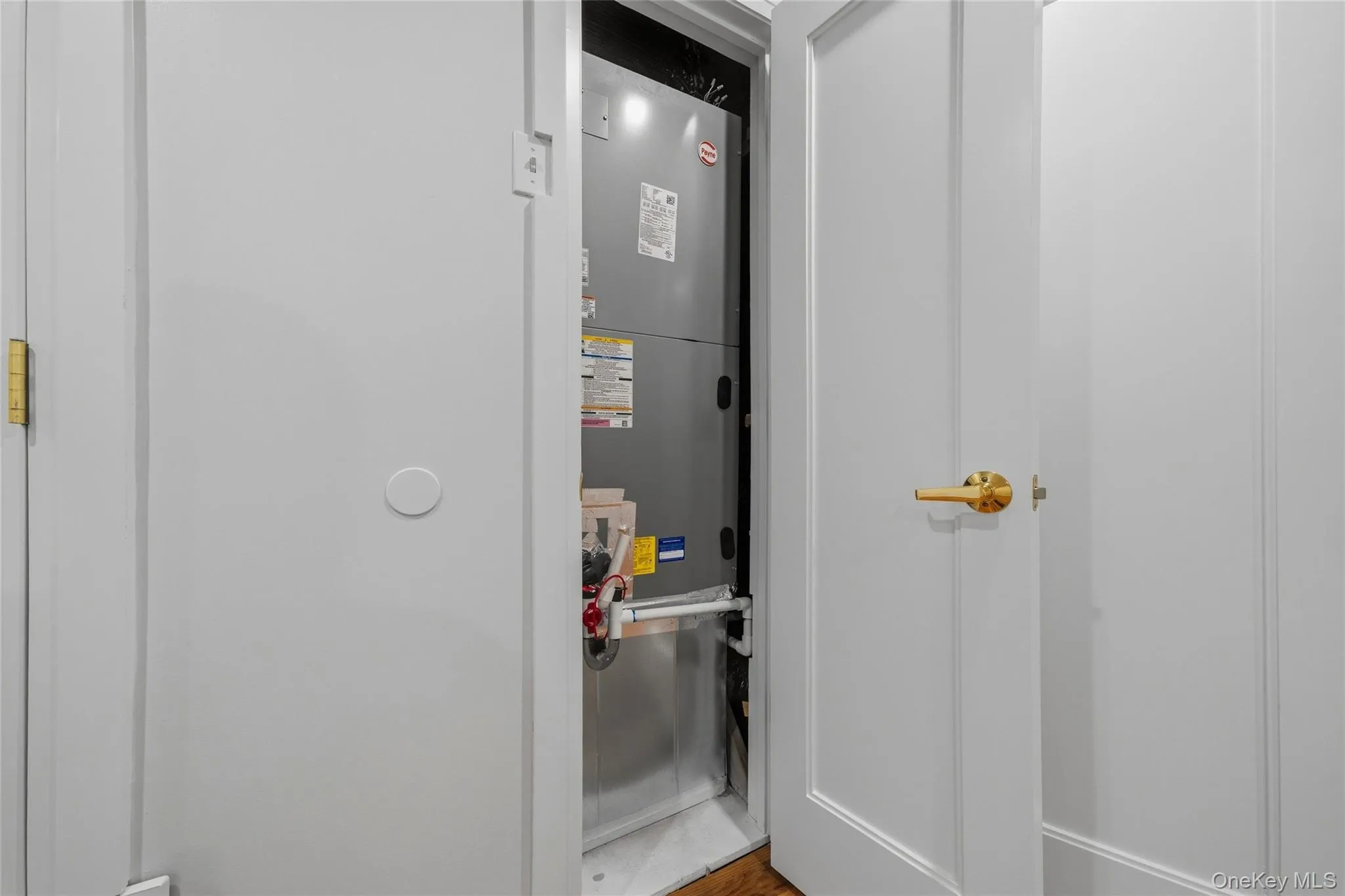 14 Van Arsdale Road, Monroe, NY, 2 Bedrooms Bedrooms, 5 Rooms Rooms,1 BathroomBathrooms,Residential,For Rent,Van Arsdale,0,1045035 14 Van Arsdale Road, Monroe, NY, 2 Bedrooms Bedrooms, 5 Rooms Rooms,1 BathroomBathrooms,Residential,For Rent,Van Arsdale,0,1045035