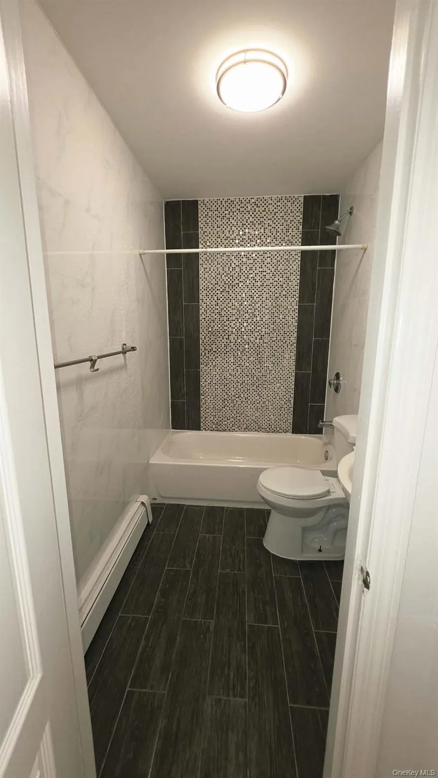 155-41 115th Avenue, New York, NY, 3 Bedrooms Bedrooms, 6 Rooms Rooms,1 BathroomBathrooms,Residential Lease,For Rent,115th,0,1045038 155-41 115th Avenue, New York, NY, 3 Bedrooms Bedrooms, 6 Rooms Rooms,1 BathroomBathrooms,Residential Lease,For Rent,115th,0,1045038