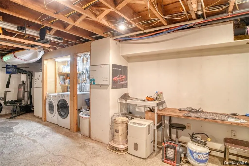 8 Roberts Drive, Monroe, NY, 3 Bedrooms Bedrooms, 9 Rooms Rooms,2 BathroomsBathrooms,Residential,For Rent,Roberts,0,1045047 8 Roberts Drive, Monroe, NY, 3 Bedrooms Bedrooms, 9 Rooms Rooms,2 BathroomsBathrooms,Residential,For Rent,Roberts,0,1045047