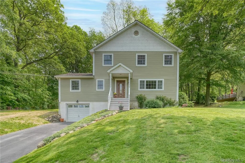 8 Roberts Drive, Monroe, NY, 3 Bedrooms Bedrooms, 9 Rooms Rooms,2 BathroomsBathrooms,Residential,For Rent,Roberts,0,1045047 8 Roberts Drive, Monroe, NY, 3 Bedrooms Bedrooms, 9 Rooms Rooms,2 BathroomsBathrooms,Residential,For Rent,Roberts,0,1045047