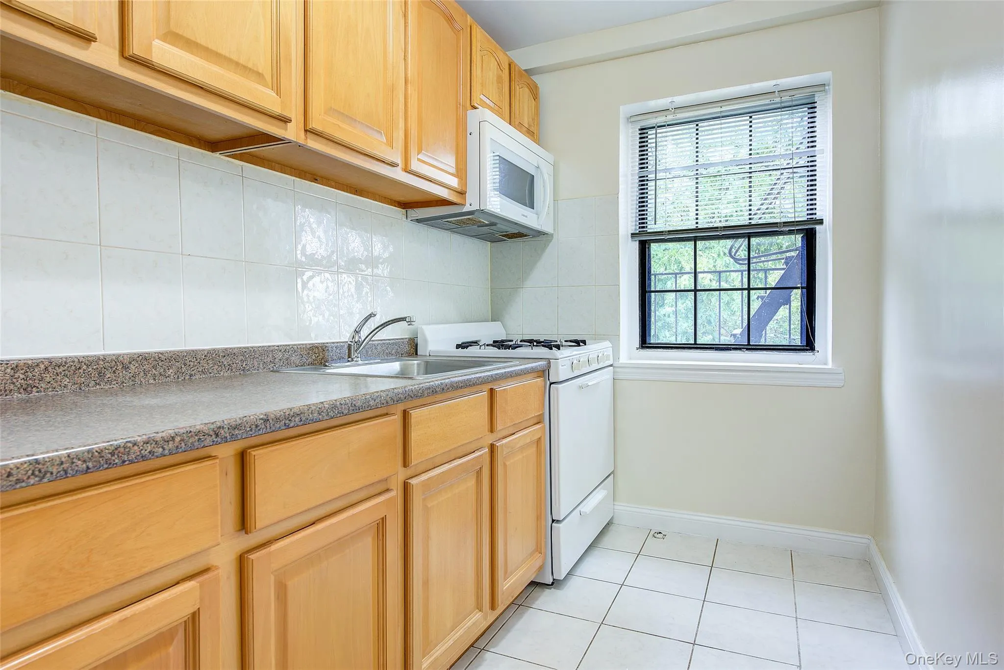 78-35 147th Street, New York, NY, 1 Bedroom Bedrooms, 3 Rooms Rooms,1 BathroomBathrooms,Residential,For Rent,147th,0,1045050 78-35 147th Street, New York, NY, 1 Bedroom Bedrooms, 3 Rooms Rooms,1 BathroomBathrooms,Residential,For Rent,147th,0,1045050