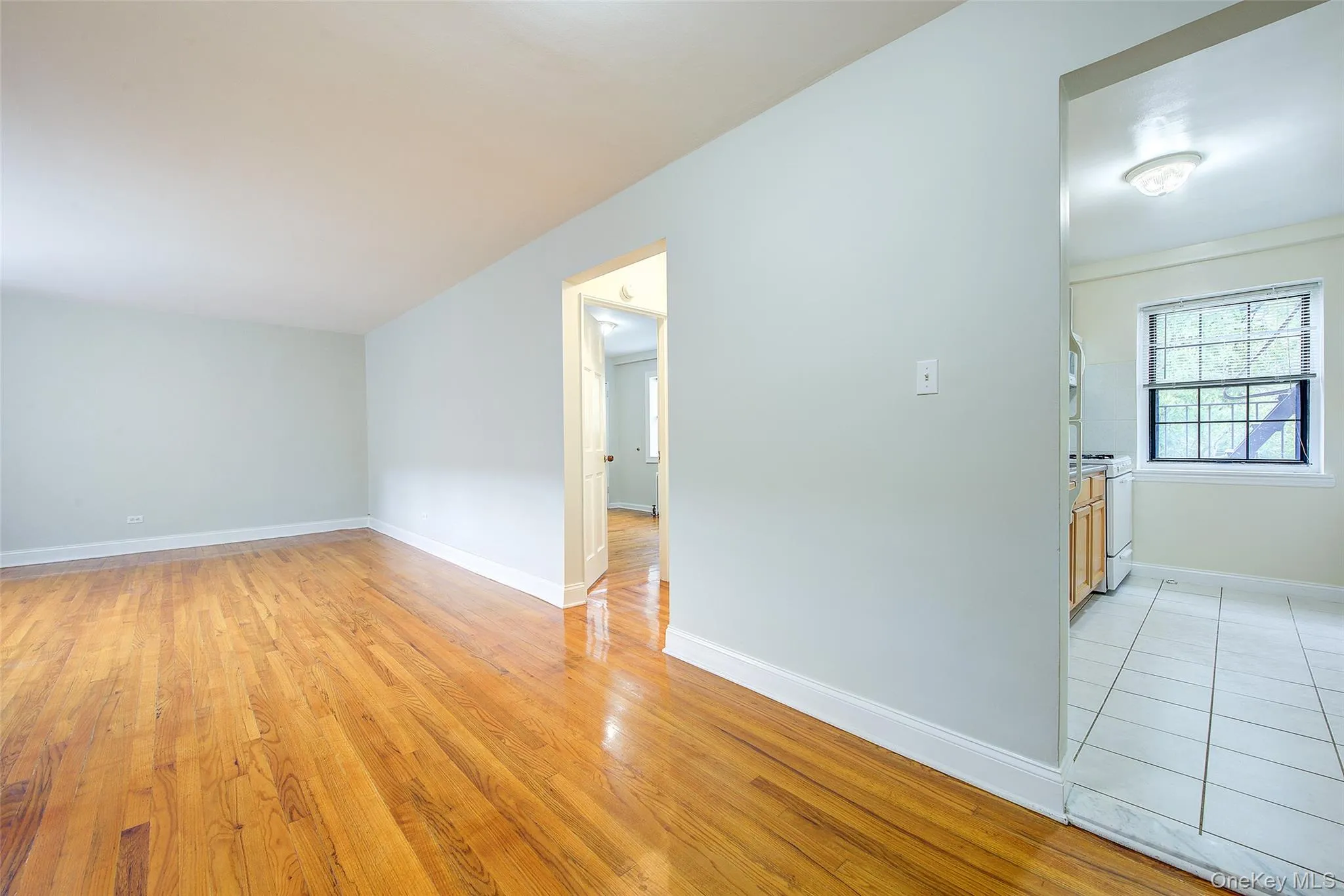 78-35 147th Street, New York, NY, 1 Bedroom Bedrooms, 3 Rooms Rooms,1 BathroomBathrooms,Residential,For Rent,147th,0,1045050 78-35 147th Street, New York, NY, 1 Bedroom Bedrooms, 3 Rooms Rooms,1 BathroomBathrooms,Residential,For Rent,147th,0,1045050