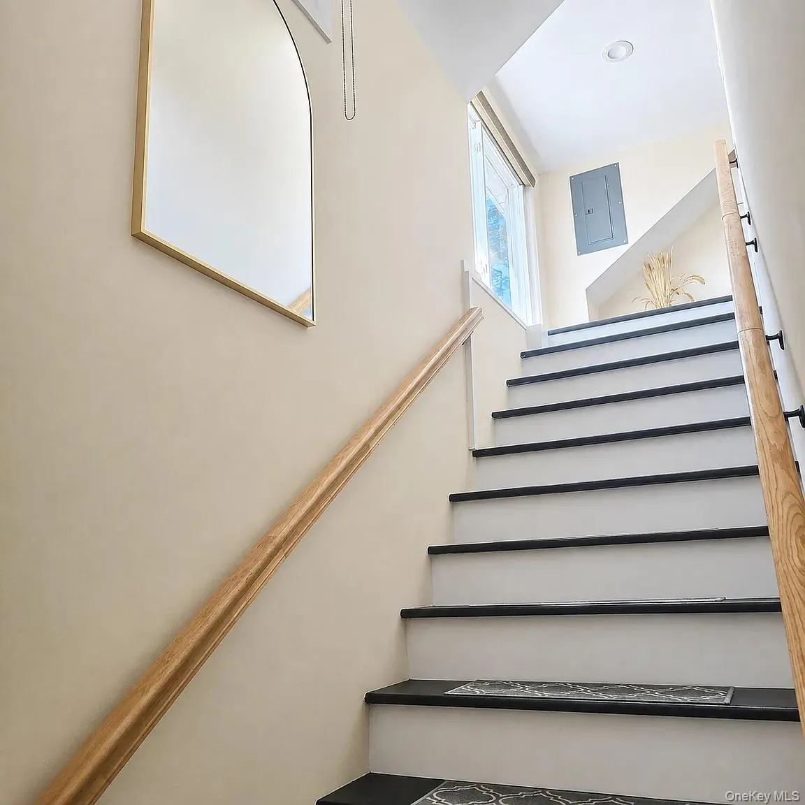 A few steps as soon as you enter takes you to your 2nd floor apartment. A few steps as soon as you enter takes you to your 2nd floor apartment.