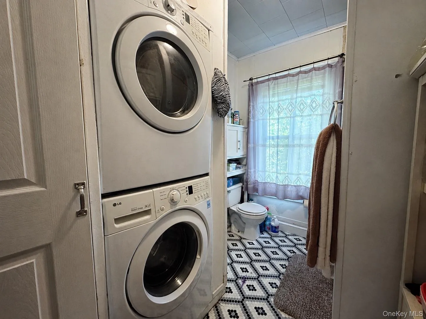 38 Division Street, Catskill, NY, 3 Bedrooms Bedrooms, 6 Rooms Rooms,1 BathroomBathrooms,Residential,For Rent,Division,0,1045055 38 Division Street, Catskill, NY, 3 Bedrooms Bedrooms, 6 Rooms Rooms,1 BathroomBathrooms,Residential,For Rent,Division,0,1045055