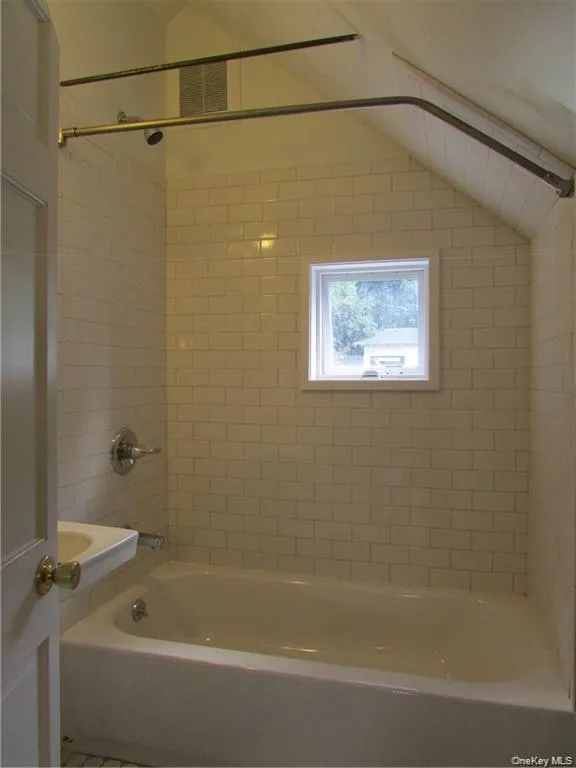 31 Upper Depew Avenue, Clarkstown, NY, 2 Bedrooms Bedrooms, 5 Rooms Rooms,1 BathroomBathrooms,Residential Lease,For Rent,Upper Depew,0,1045056 31 Upper Depew Avenue, Clarkstown, NY, 2 Bedrooms Bedrooms, 5 Rooms Rooms,1 BathroomBathrooms,Residential Lease,For Rent,Upper Depew,0,1045056