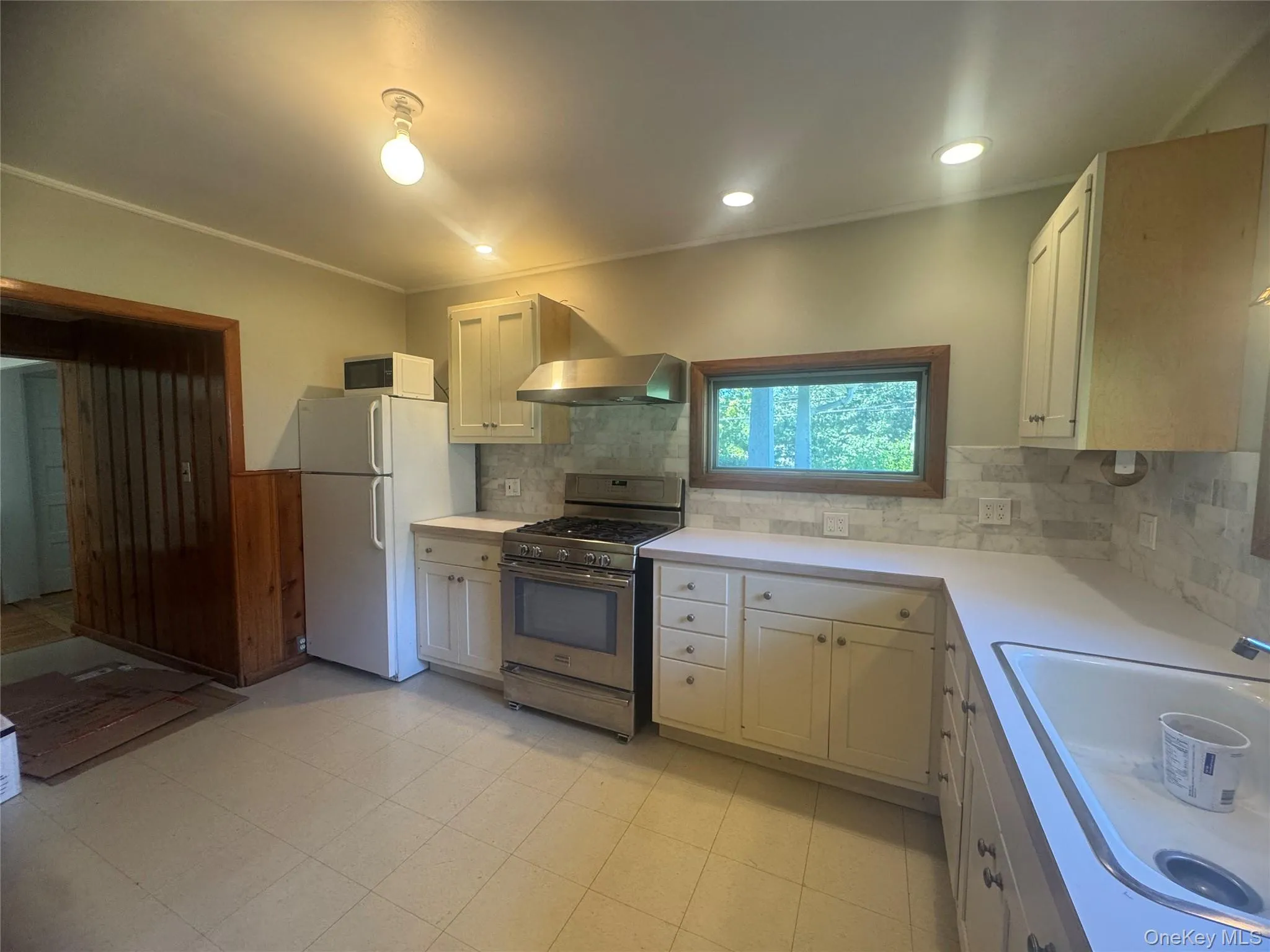 31 Upper Depew Avenue, Clarkstown, NY, 2 Bedrooms Bedrooms, 5 Rooms Rooms,1 BathroomBathrooms,Residential Lease,For Rent,Upper Depew,0,1045056 31 Upper Depew Avenue, Clarkstown, NY, 2 Bedrooms Bedrooms, 5 Rooms Rooms,1 BathroomBathrooms,Residential Lease,For Rent,Upper Depew,0,1045056