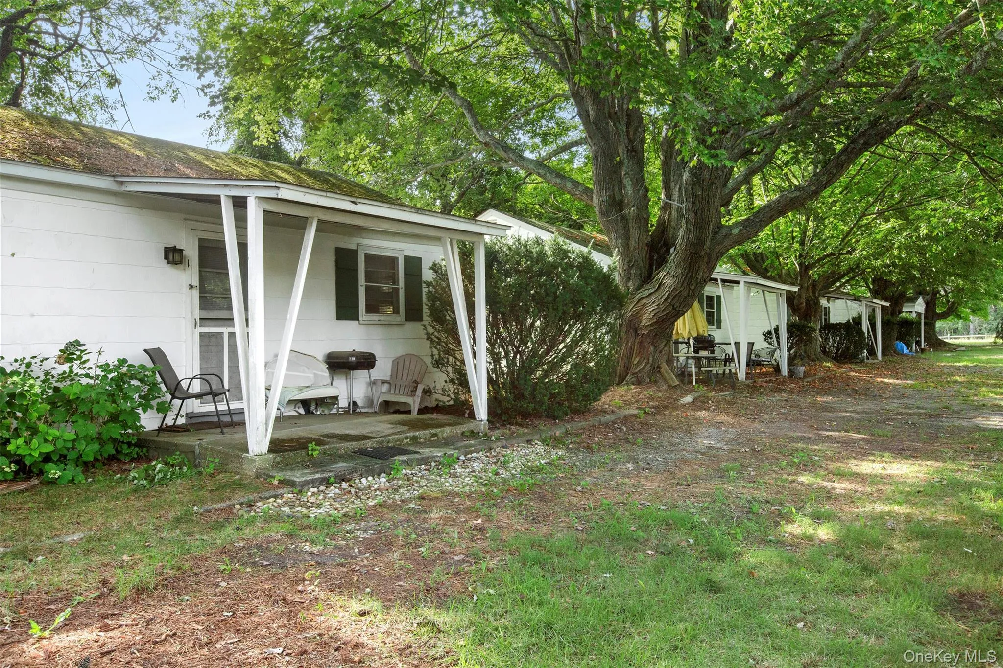 4 Cottages on east side 4 Cottages on east side