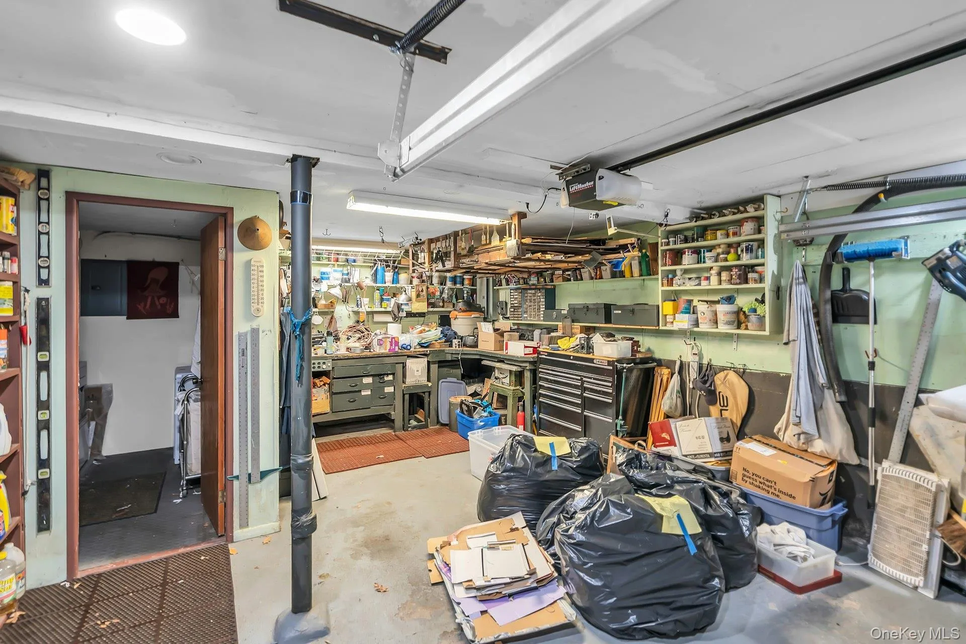 23 Redleaf Lane, Smithtown, NY, 4 Bedrooms Bedrooms, 8 Rooms Rooms,2 BathroomsBathrooms,Residential,For Rent,Redleaf,0,1045064 23 Redleaf Lane, Smithtown, NY, 4 Bedrooms Bedrooms, 8 Rooms Rooms,2 BathroomsBathrooms,Residential,For Rent,Redleaf,0,1045064