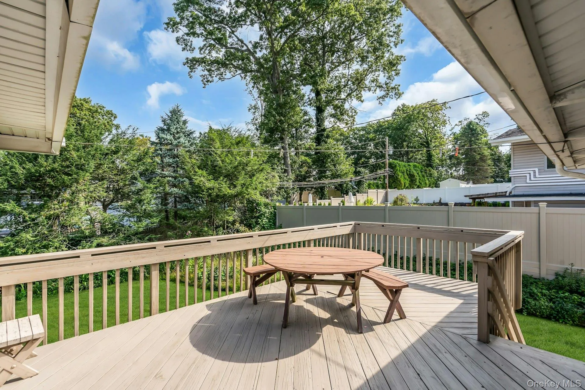 23 Redleaf Lane, Smithtown, NY, 4 Bedrooms Bedrooms, 8 Rooms Rooms,2 BathroomsBathrooms,Residential,For Rent,Redleaf,0,1045064 23 Redleaf Lane, Smithtown, NY, 4 Bedrooms Bedrooms, 8 Rooms Rooms,2 BathroomsBathrooms,Residential,For Rent,Redleaf,0,1045064