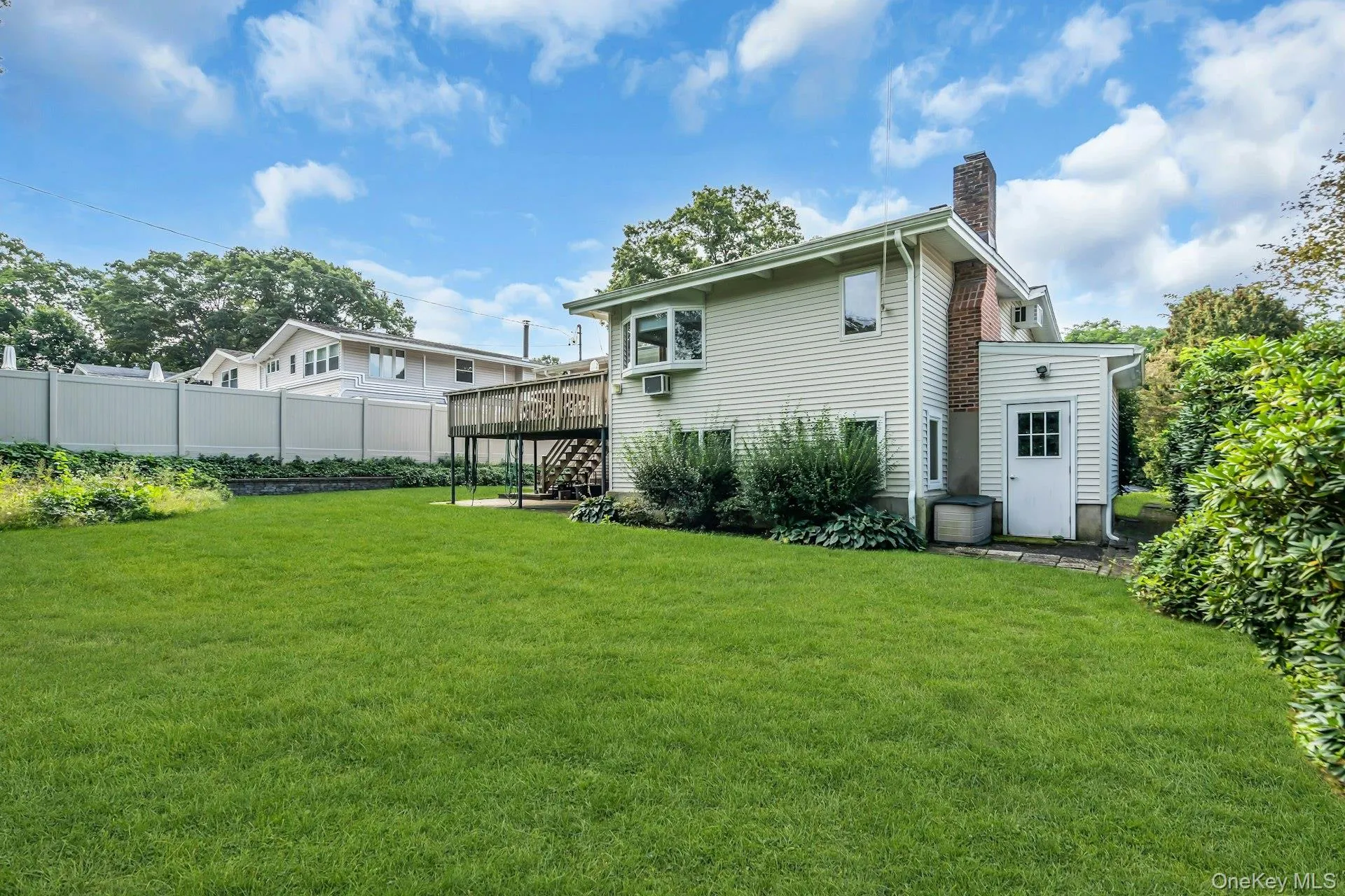 23 Redleaf Lane, Smithtown, NY, 4 Bedrooms Bedrooms, 8 Rooms Rooms,2 BathroomsBathrooms,Residential,For Rent,Redleaf,0,1045064 23 Redleaf Lane, Smithtown, NY, 4 Bedrooms Bedrooms, 8 Rooms Rooms,2 BathroomsBathrooms,Residential,For Rent,Redleaf,0,1045064