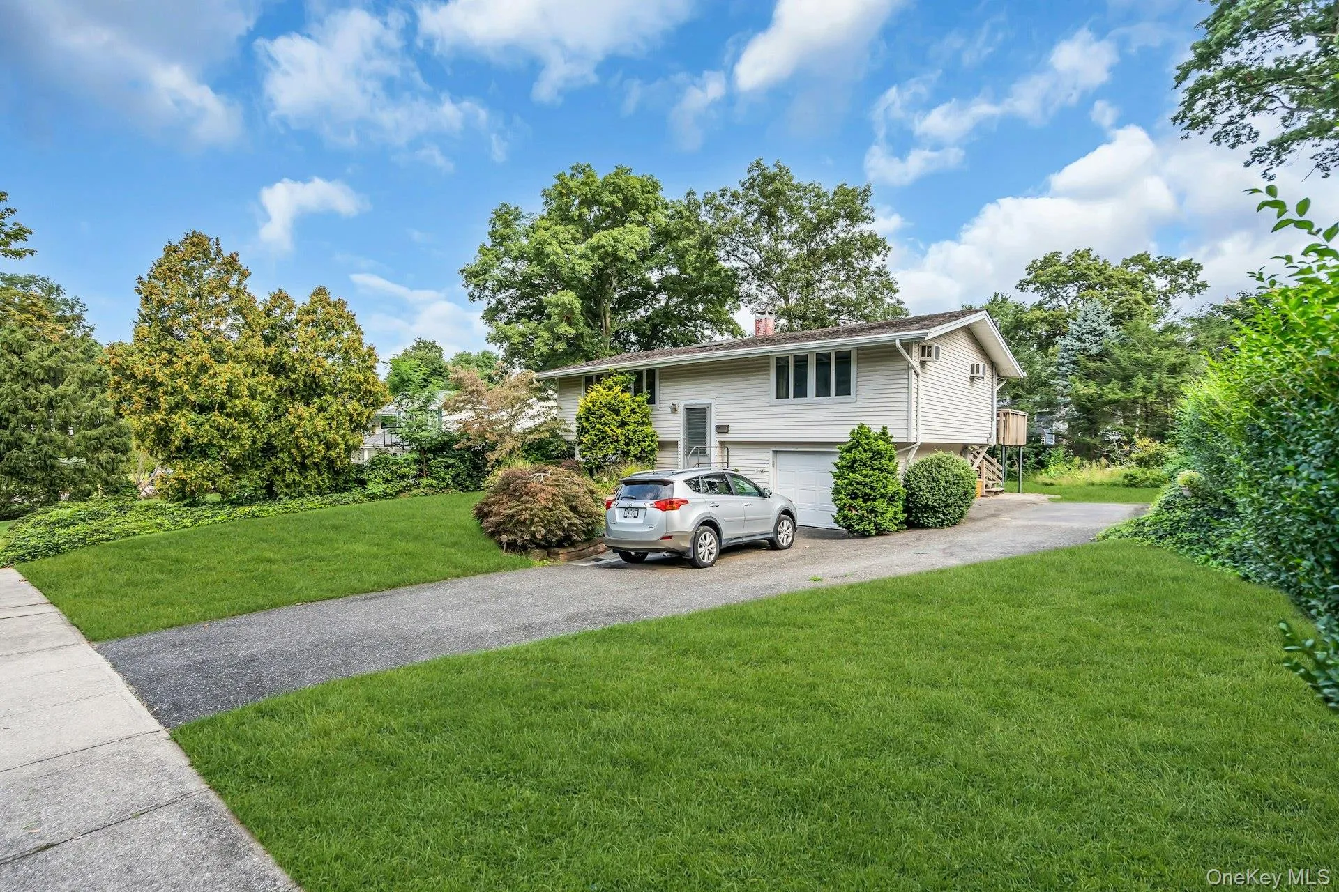 23 Redleaf Lane, Smithtown, NY, 4 Bedrooms Bedrooms, 8 Rooms Rooms,2 BathroomsBathrooms,Residential,For Rent,Redleaf,0,1045064 23 Redleaf Lane, Smithtown, NY, 4 Bedrooms Bedrooms, 8 Rooms Rooms,2 BathroomsBathrooms,Residential,For Rent,Redleaf,0,1045064