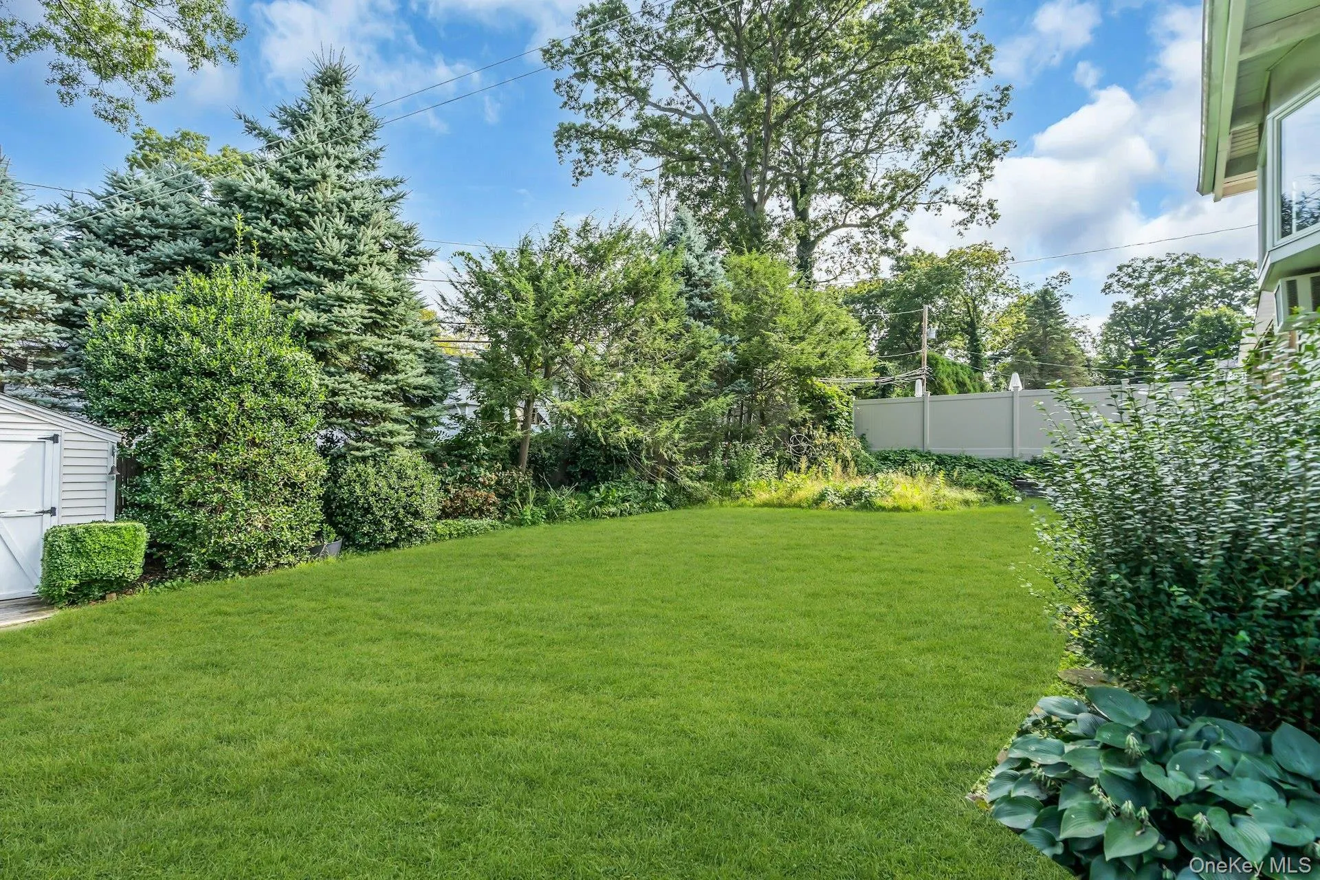 23 Redleaf Lane, Smithtown, NY, 4 Bedrooms Bedrooms, 8 Rooms Rooms,2 BathroomsBathrooms,Residential,For Rent,Redleaf,0,1045064 23 Redleaf Lane, Smithtown, NY, 4 Bedrooms Bedrooms, 8 Rooms Rooms,2 BathroomsBathrooms,Residential,For Rent,Redleaf,0,1045064
