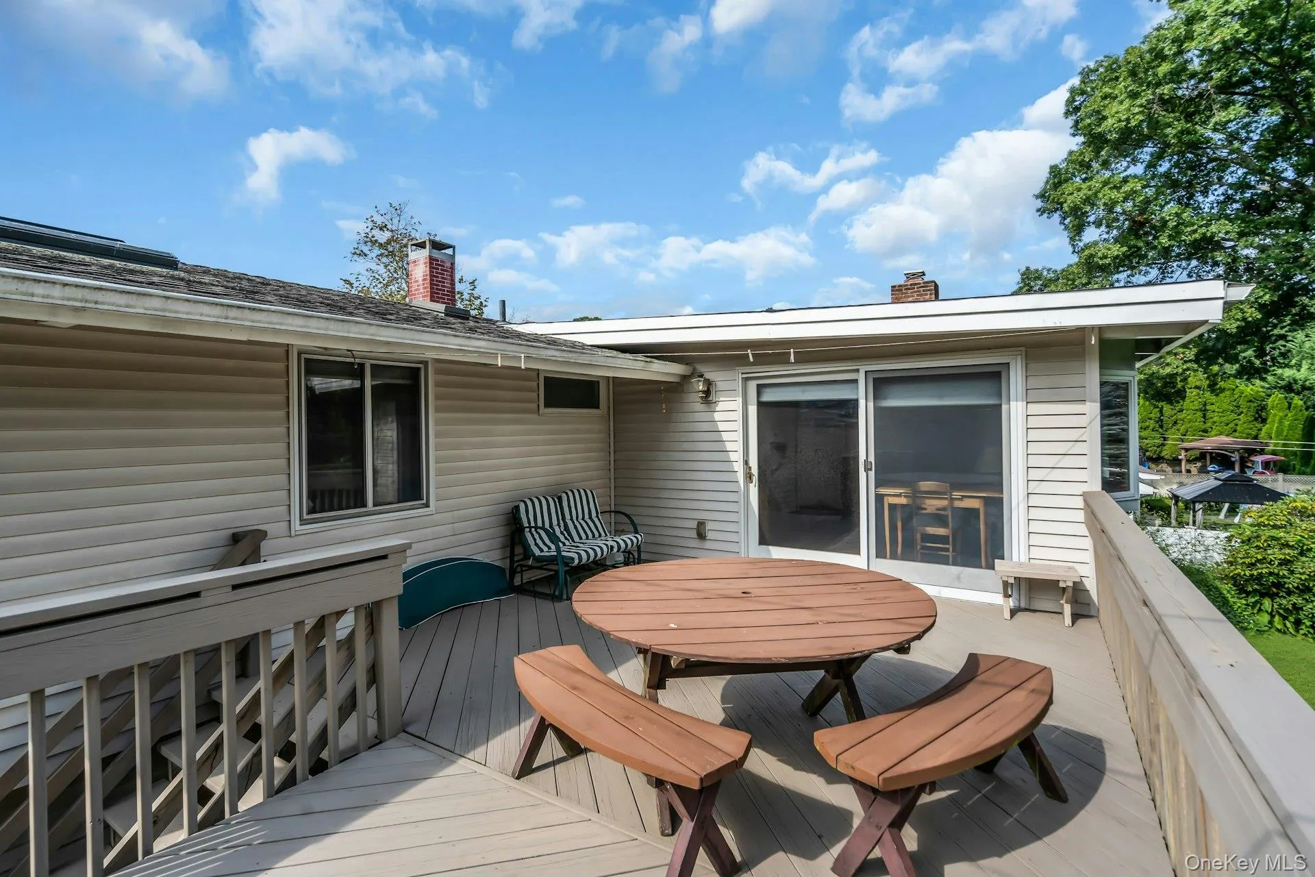 23 Redleaf Lane, Smithtown, NY, 4 Bedrooms Bedrooms, 8 Rooms Rooms,2 BathroomsBathrooms,Residential,For Rent,Redleaf,0,1045064 23 Redleaf Lane, Smithtown, NY, 4 Bedrooms Bedrooms, 8 Rooms Rooms,2 BathroomsBathrooms,Residential,For Rent,Redleaf,0,1045064
