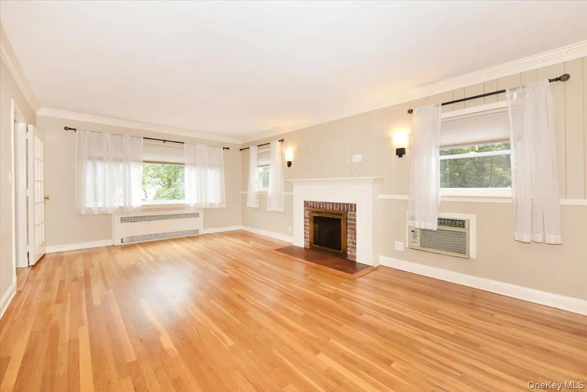 7503 196th Street, New York, NY, 3 Bedrooms Bedrooms, 6 Rooms Rooms,2 BathroomsBathrooms,Residential Lease,For Rent,196th,0,1045065 7503 196th Street, New York, NY, 3 Bedrooms Bedrooms, 6 Rooms Rooms,2 BathroomsBathrooms,Residential Lease,For Rent,196th,0,1045065