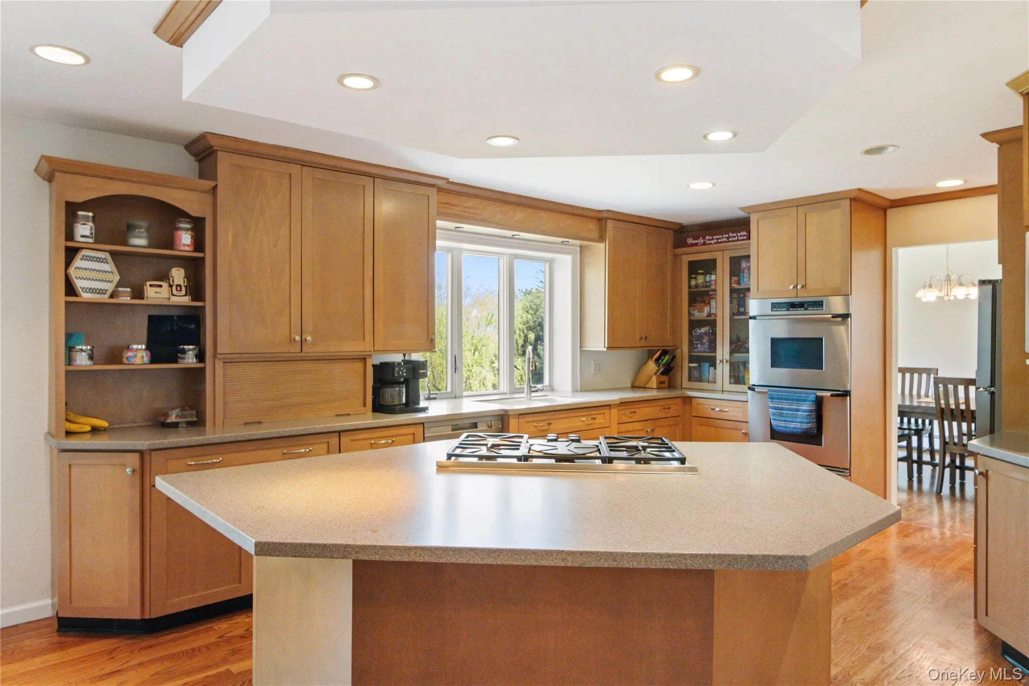 Large Kitchen with center island Large Kitchen with center island