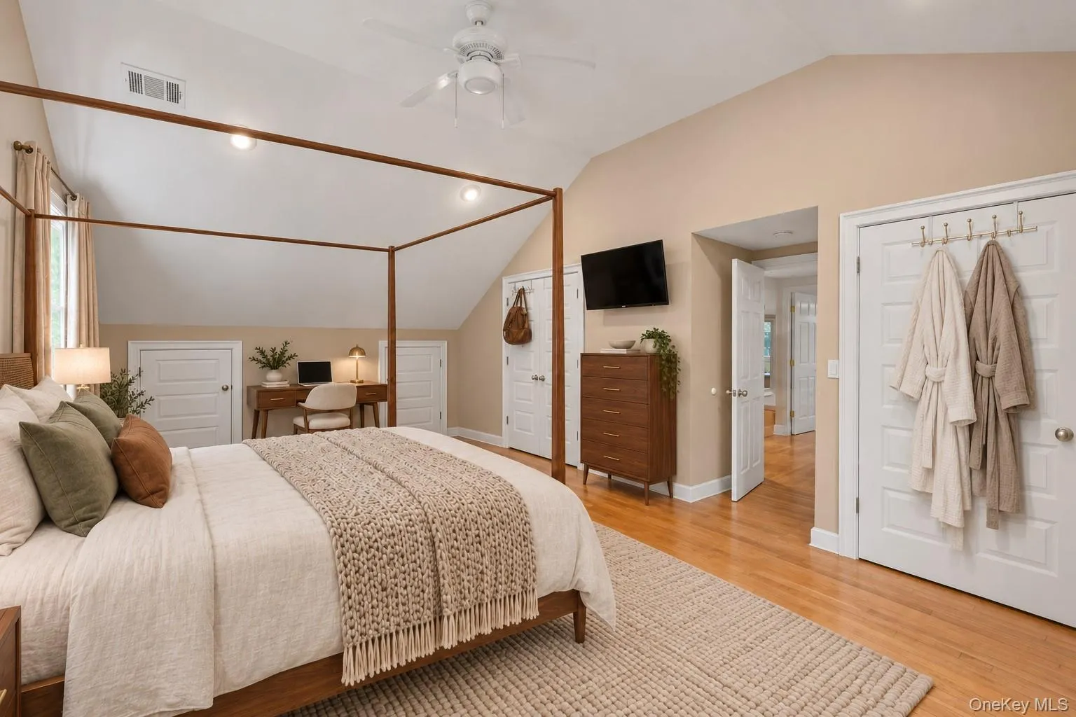 18 Walnut Avenue, Brookhaven, NY, 3 Bedroom Bedrooms, 9 Room Rooms,2 BathroomBathrooms,Residential Lease,For Rent,Walnut,0,1045073 18 Walnut Avenue, Brookhaven, NY, 3 Bedroom Bedrooms, 9 Room Rooms,2 BathroomBathrooms,Residential Lease,For Rent,Walnut,0,1045073