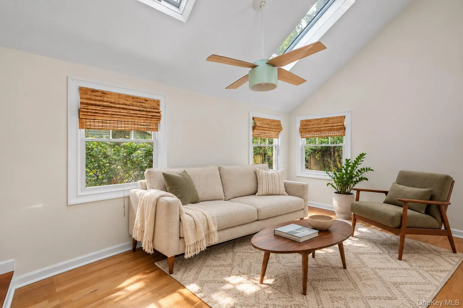 18 Walnut Avenue, Brookhaven, NY, 3 Bedroom Bedrooms, 9 Room Rooms,2 BathroomBathrooms,Residential Lease,For Rent,Walnut,0,1045073 18 Walnut Avenue, Brookhaven, NY, 3 Bedroom Bedrooms, 9 Room Rooms,2 BathroomBathrooms,Residential Lease,For Rent,Walnut,0,1045073