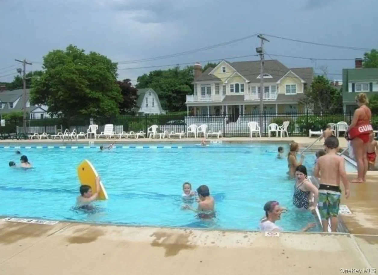 260-56 Waverly Ave, Brookhaven, NY, 1 Bedroom Bedrooms, 4 Rooms Rooms,1 BathroomBathrooms,Residential Lease,For Rent,Waverly Ave,0,1045080 260-56 Waverly Ave, Brookhaven, NY, 1 Bedroom Bedrooms, 4 Rooms Rooms,1 BathroomBathrooms,Residential Lease,For Rent,Waverly Ave,0,1045080