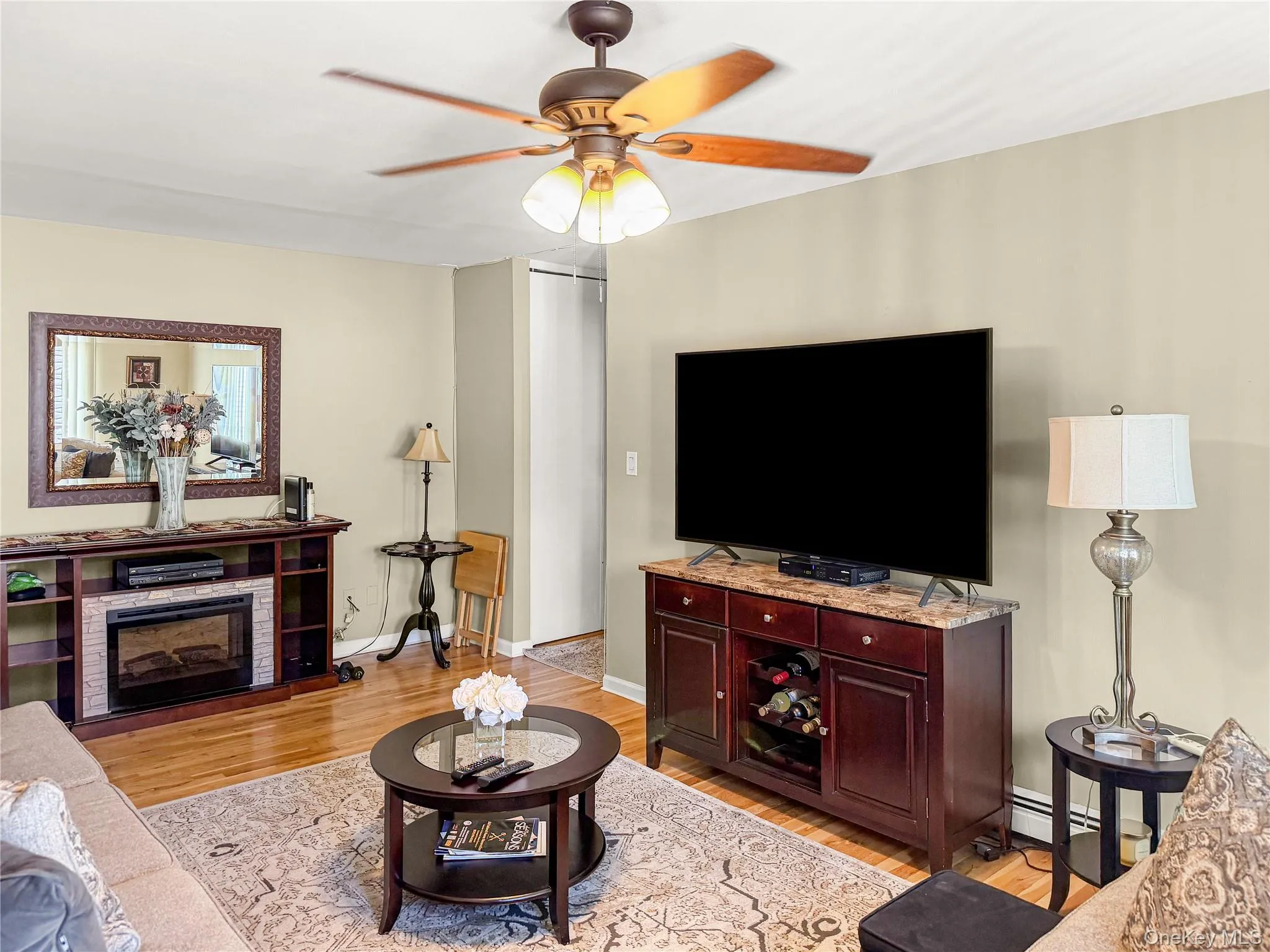 260-56 Waverly Ave, Brookhaven, NY, 1 Bedroom Bedrooms, 4 Rooms Rooms,1 BathroomBathrooms,Residential Lease,For Rent,Waverly Ave,0,1045080 260-56 Waverly Ave, Brookhaven, NY, 1 Bedroom Bedrooms, 4 Rooms Rooms,1 BathroomBathrooms,Residential Lease,For Rent,Waverly Ave,0,1045080