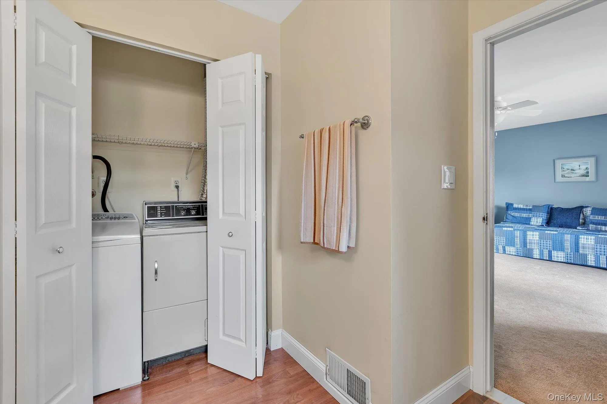 14 Kristin Lane, Smithtown, NY, 2 Bedrooms Bedrooms, 5 Rooms Rooms,2 BathroomsBathrooms,Residential,For Rent,Kristin,0,1045081 14 Kristin Lane, Smithtown, NY, 2 Bedrooms Bedrooms, 5 Rooms Rooms,2 BathroomsBathrooms,Residential,For Rent,Kristin,0,1045081
