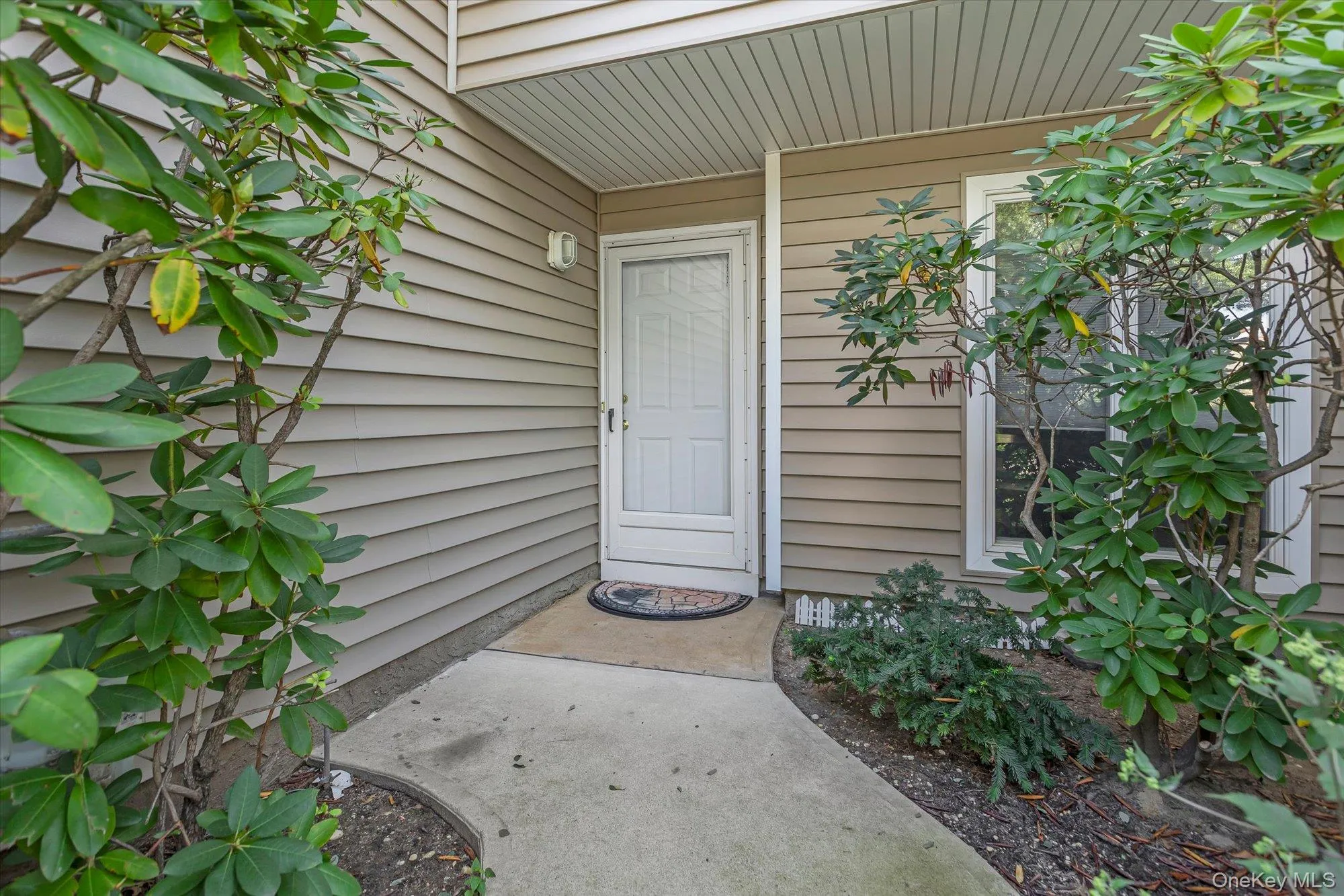 14 Kristin Lane, Smithtown, NY, 2 Bedrooms Bedrooms, 5 Rooms Rooms,2 BathroomsBathrooms,Residential,For Rent,Kristin,0,1045081 14 Kristin Lane, Smithtown, NY, 2 Bedrooms Bedrooms, 5 Rooms Rooms,2 BathroomsBathrooms,Residential,For Rent,Kristin,0,1045081