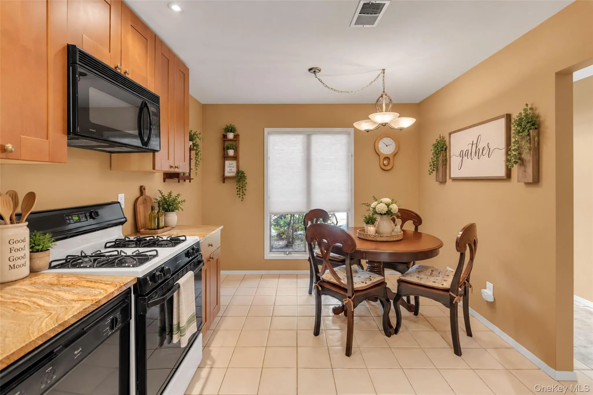 14 Kristin Lane, Smithtown, NY, 2 Bedrooms Bedrooms, 5 Rooms Rooms,2 BathroomsBathrooms,Residential,For Rent,Kristin,0,1045081 14 Kristin Lane, Smithtown, NY, 2 Bedrooms Bedrooms, 5 Rooms Rooms,2 BathroomsBathrooms,Residential,For Rent,Kristin,0,1045081