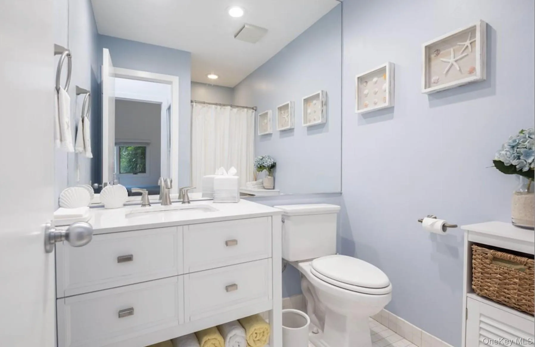 20 Pheasant Run, Southampton, NY, 5 Bedrooms Bedrooms, 8 Rooms Rooms,3 BathroomsBathrooms,Residential,For Rent,Pheasant,0,1045094 20 Pheasant Run, Southampton, NY, 5 Bedrooms Bedrooms, 8 Rooms Rooms,3 BathroomsBathrooms,Residential,For Rent,Pheasant,0,1045094
