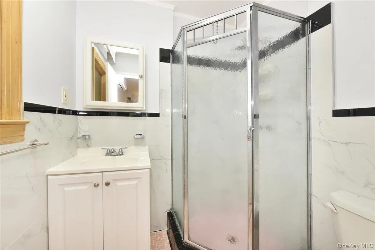 7515 196th Place, New York, NY, 4 Bedrooms Bedrooms, 7 Rooms Rooms,2 BathroomsBathrooms,Residential Lease,For Rent,196th,0,1045096 7515 196th Place, New York, NY, 4 Bedrooms Bedrooms, 7 Rooms Rooms,2 BathroomsBathrooms,Residential Lease,For Rent,196th,0,1045096