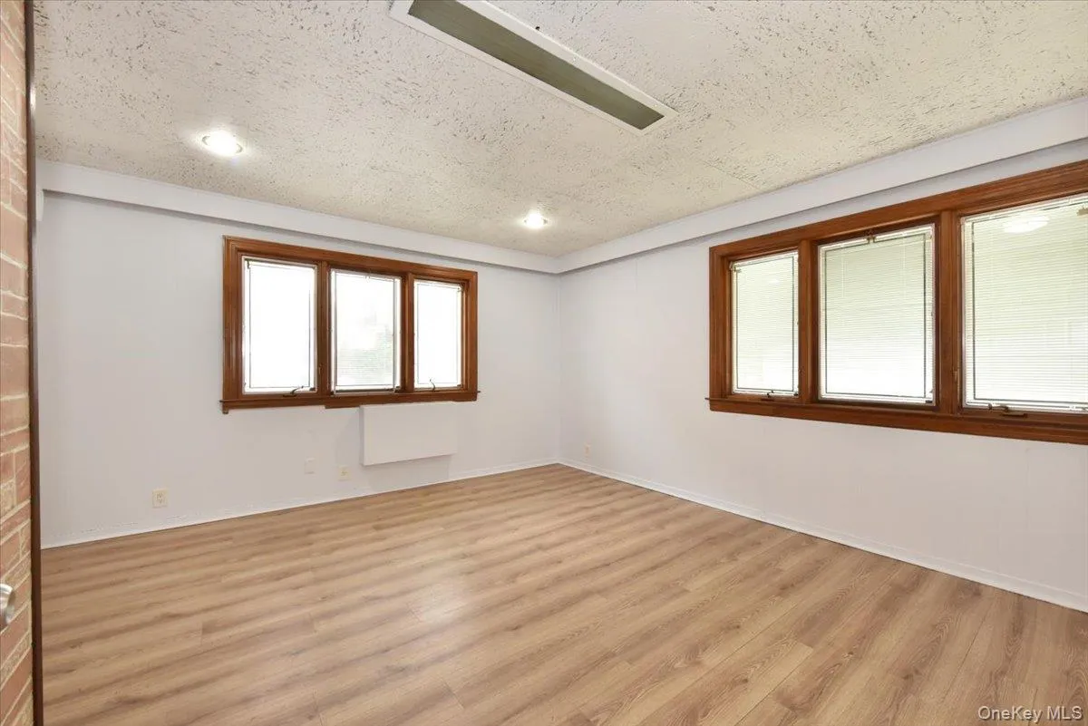 7515 196th Place, New York, NY, 4 Bedrooms Bedrooms, 7 Rooms Rooms,2 BathroomsBathrooms,Residential Lease,For Rent,196th,0,1045096 7515 196th Place, New York, NY, 4 Bedrooms Bedrooms, 7 Rooms Rooms,2 BathroomsBathrooms,Residential Lease,For Rent,196th,0,1045096