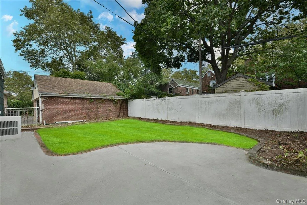 7515 196th Place, New York, NY, 4 Bedrooms Bedrooms, 7 Rooms Rooms,2 BathroomsBathrooms,Residential Lease,For Rent,196th,0,1045096 7515 196th Place, New York, NY, 4 Bedrooms Bedrooms, 7 Rooms Rooms,2 BathroomsBathrooms,Residential Lease,For Rent,196th,0,1045096
