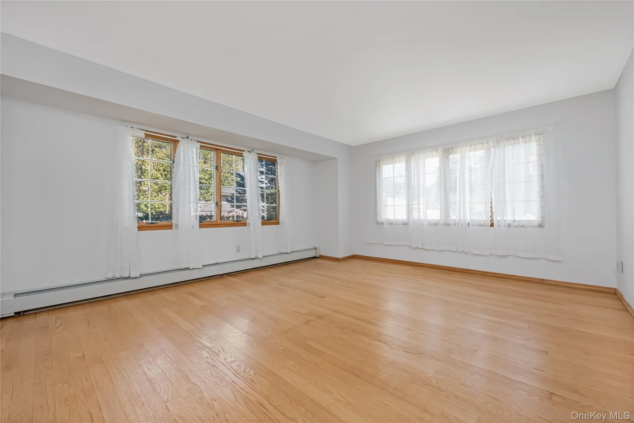 6 Mountain Laurel Lane, Smithtown, NY, 4 Bedrooms Bedrooms, 8 Rooms Rooms,2 BathroomsBathrooms,Residential,For Rent,Mountain Laurel,0,1045098 6 Mountain Laurel Lane, Smithtown, NY, 4 Bedrooms Bedrooms, 8 Rooms Rooms,2 BathroomsBathrooms,Residential,For Rent,Mountain Laurel,0,1045098