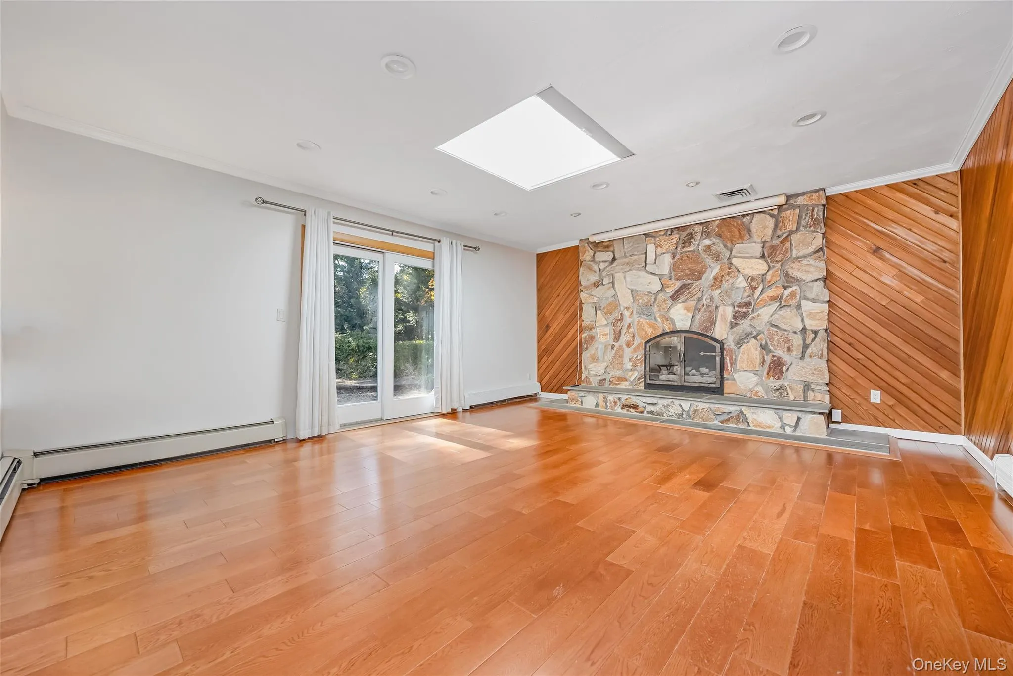 6 Mountain Laurel Lane, Smithtown, NY, 4 Bedrooms Bedrooms, 8 Rooms Rooms,2 BathroomsBathrooms,Residential,For Rent,Mountain Laurel,0,1045098 6 Mountain Laurel Lane, Smithtown, NY, 4 Bedrooms Bedrooms, 8 Rooms Rooms,2 BathroomsBathrooms,Residential,For Rent,Mountain Laurel,0,1045098