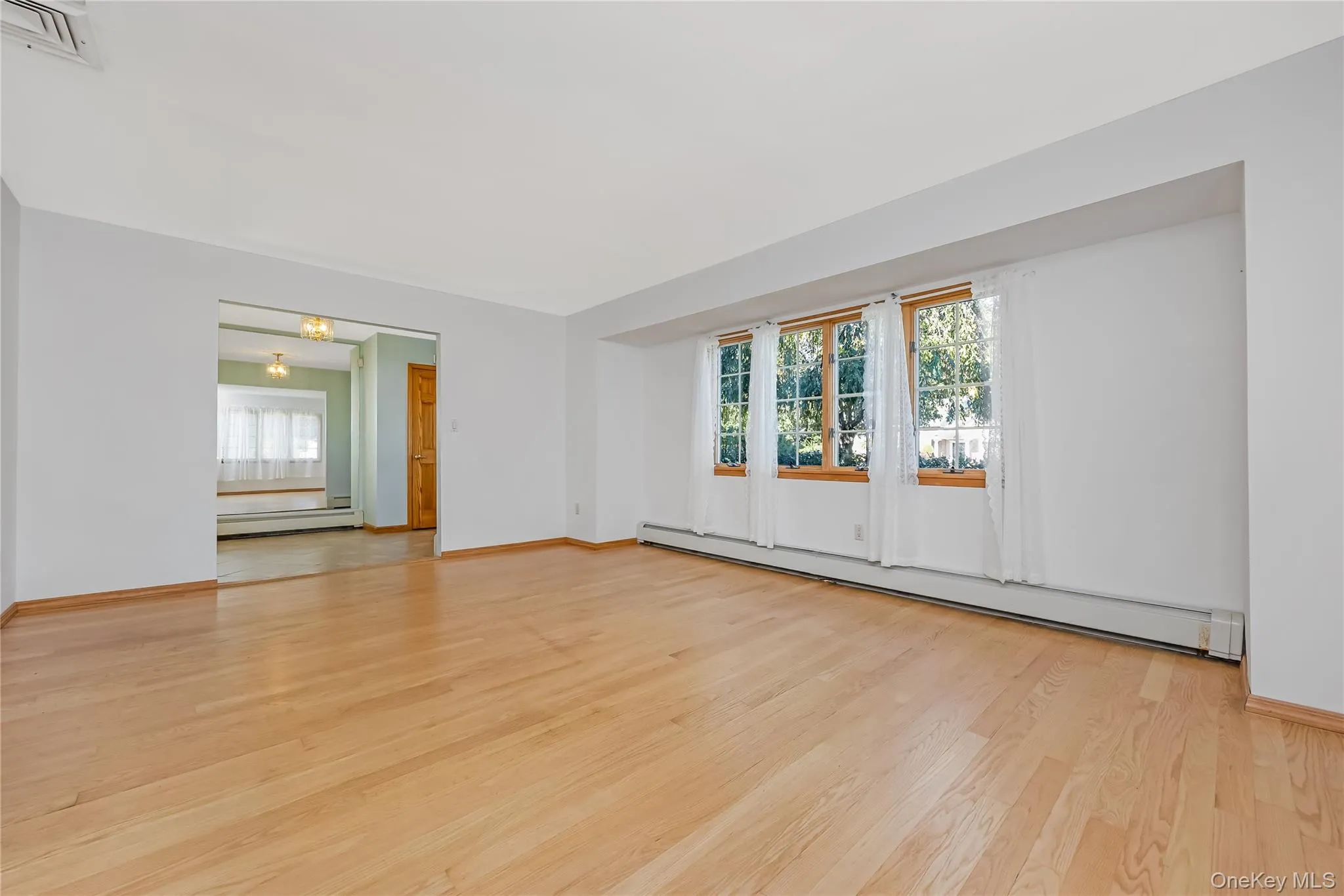 6 Mountain Laurel Lane, Smithtown, NY, 4 Bedrooms Bedrooms, 8 Rooms Rooms,2 BathroomsBathrooms,Residential,For Rent,Mountain Laurel,0,1045098 6 Mountain Laurel Lane, Smithtown, NY, 4 Bedrooms Bedrooms, 8 Rooms Rooms,2 BathroomsBathrooms,Residential,For Rent,Mountain Laurel,0,1045098