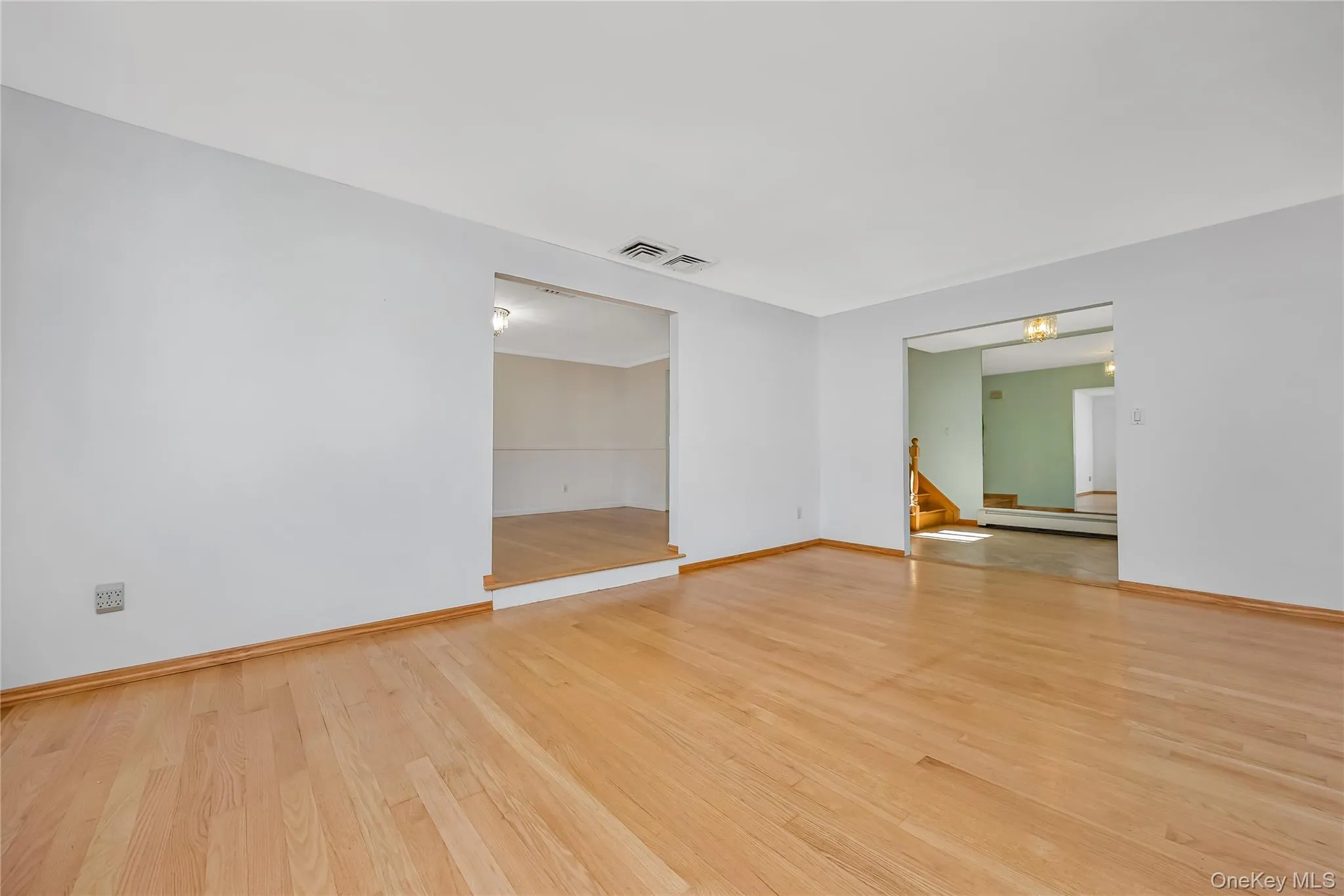 6 Mountain Laurel Lane, Smithtown, NY, 4 Bedrooms Bedrooms, 8 Rooms Rooms,2 BathroomsBathrooms,Residential,For Rent,Mountain Laurel,0,1045098 6 Mountain Laurel Lane, Smithtown, NY, 4 Bedrooms Bedrooms, 8 Rooms Rooms,2 BathroomsBathrooms,Residential,For Rent,Mountain Laurel,0,1045098