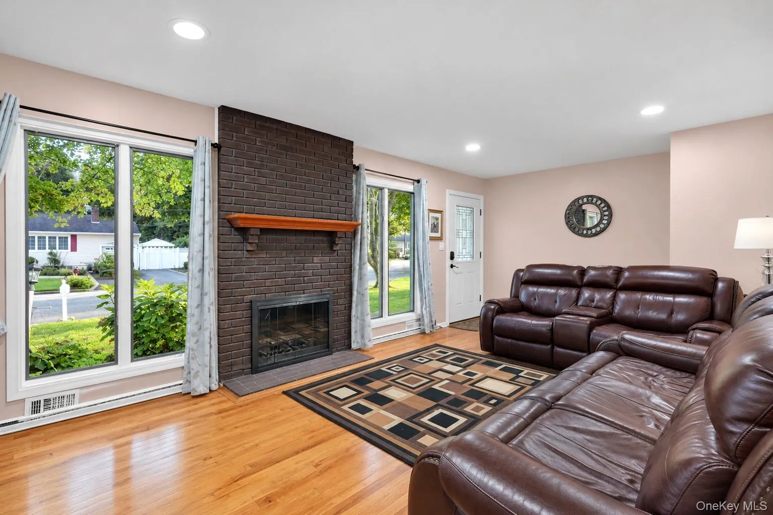 145 Thames Street, Brookhaven, NY, 3 Bedrooms Bedrooms, 9 Rooms Rooms,2 BathroomsBathrooms,Residential,For Rent,Thames,0,1045103 145 Thames Street, Brookhaven, NY, 3 Bedrooms Bedrooms, 9 Rooms Rooms,2 BathroomsBathrooms,Residential,For Rent,Thames,0,1045103