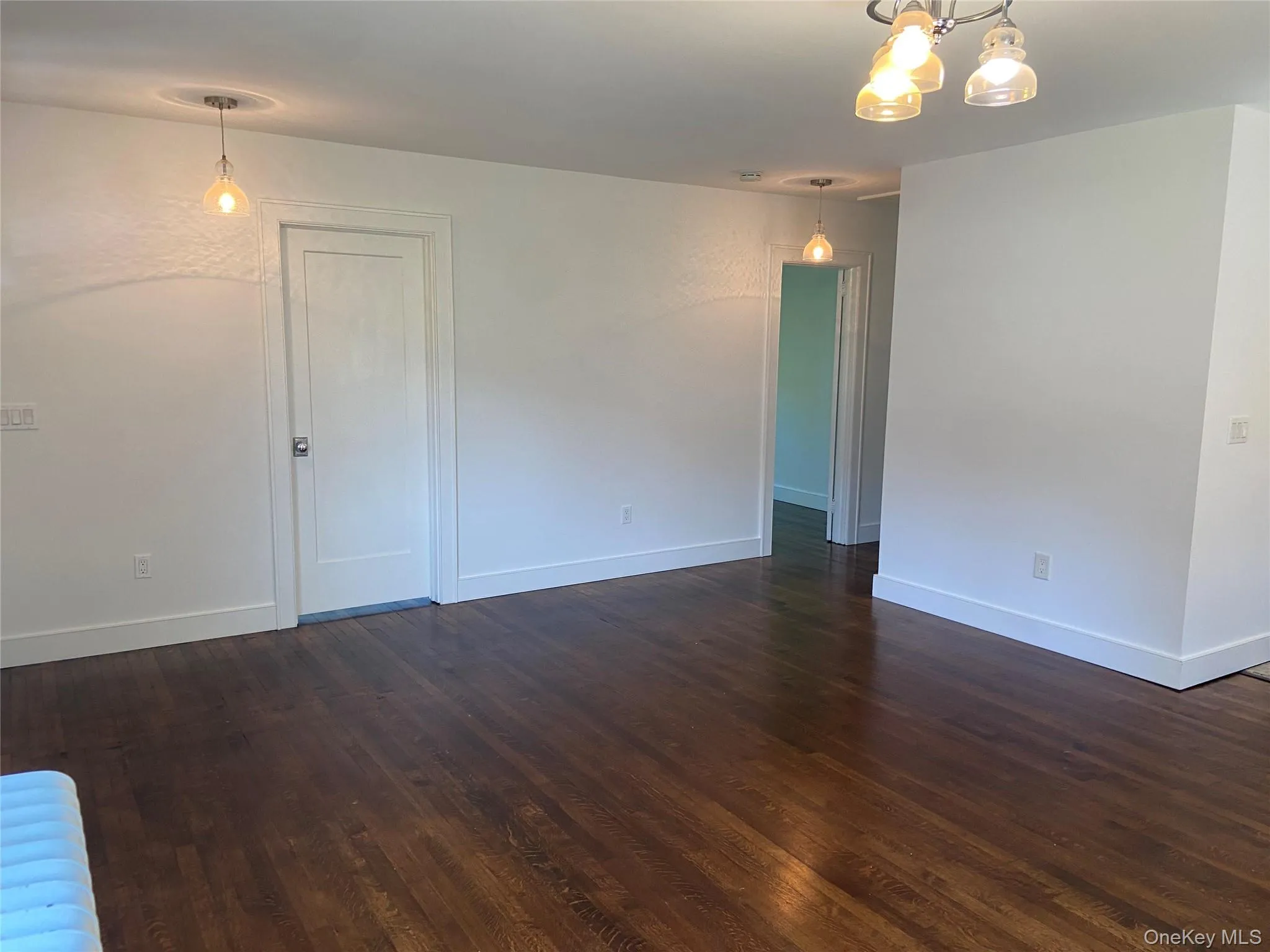 424 Sweezy Avenue, Riverhead, NY, 3 Bedrooms Bedrooms, 5 Rooms Rooms,1 BathroomBathrooms,Residential Lease,For Rent,Sweezy,0,1045107 424 Sweezy Avenue, Riverhead, NY, 3 Bedrooms Bedrooms, 5 Rooms Rooms,1 BathroomBathrooms,Residential Lease,For Rent,Sweezy,0,1045107