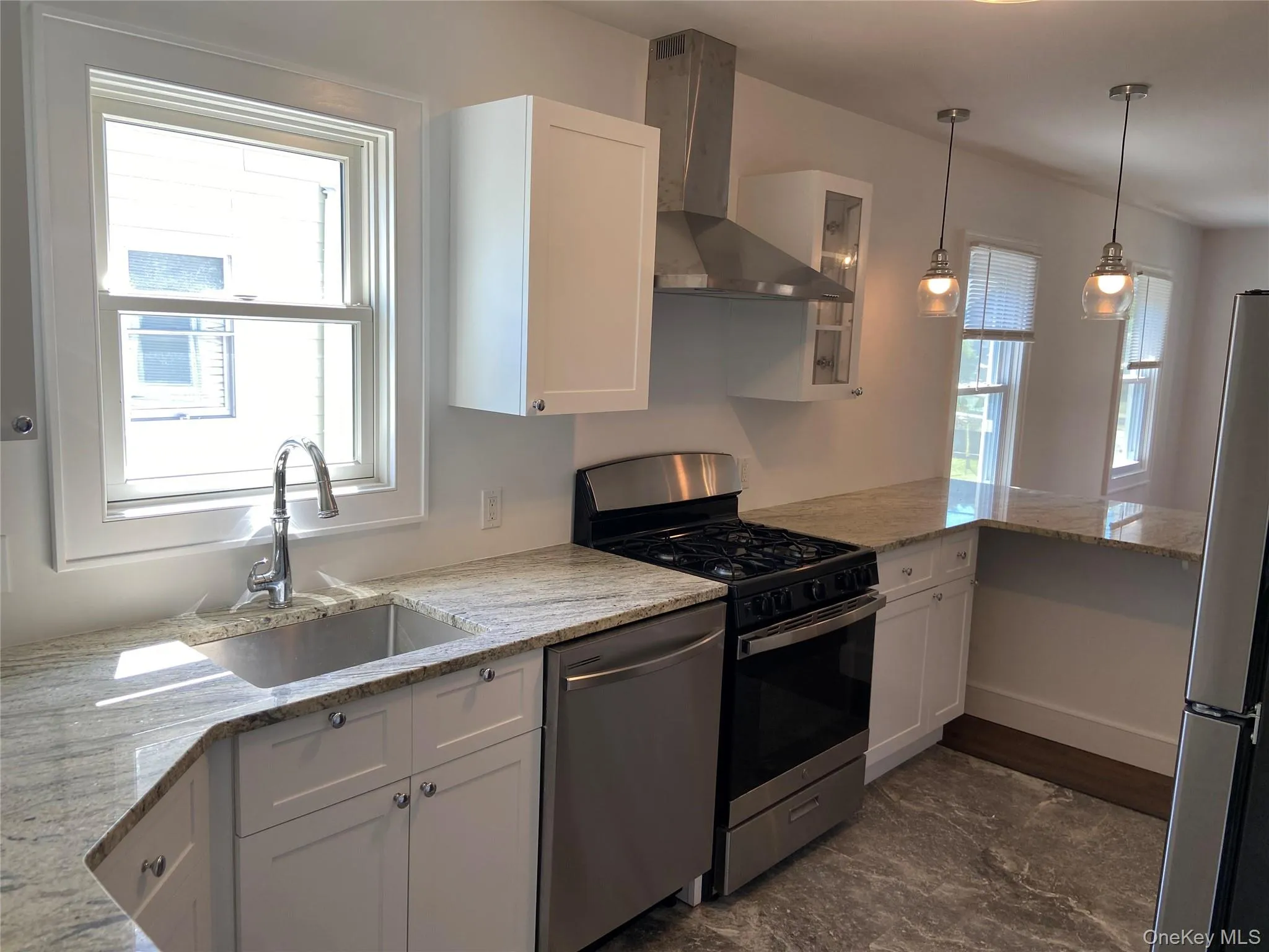 424 Sweezy Avenue, Riverhead, NY, 3 Bedrooms Bedrooms, 5 Rooms Rooms,1 BathroomBathrooms,Residential Lease,For Rent,Sweezy,0,1045107 424 Sweezy Avenue, Riverhead, NY, 3 Bedrooms Bedrooms, 5 Rooms Rooms,1 BathroomBathrooms,Residential Lease,For Rent,Sweezy,0,1045107