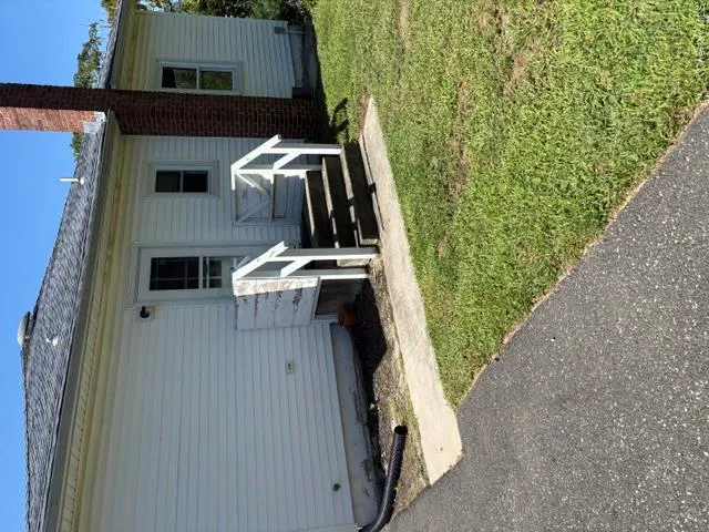 424 Sweezy Avenue, Riverhead, NY, 3 Bedrooms Bedrooms, 5 Rooms Rooms,1 BathroomBathrooms,Residential Lease,For Rent,Sweezy,0,1045107 424 Sweezy Avenue, Riverhead, NY, 3 Bedrooms Bedrooms, 5 Rooms Rooms,1 BathroomBathrooms,Residential Lease,For Rent,Sweezy,0,1045107