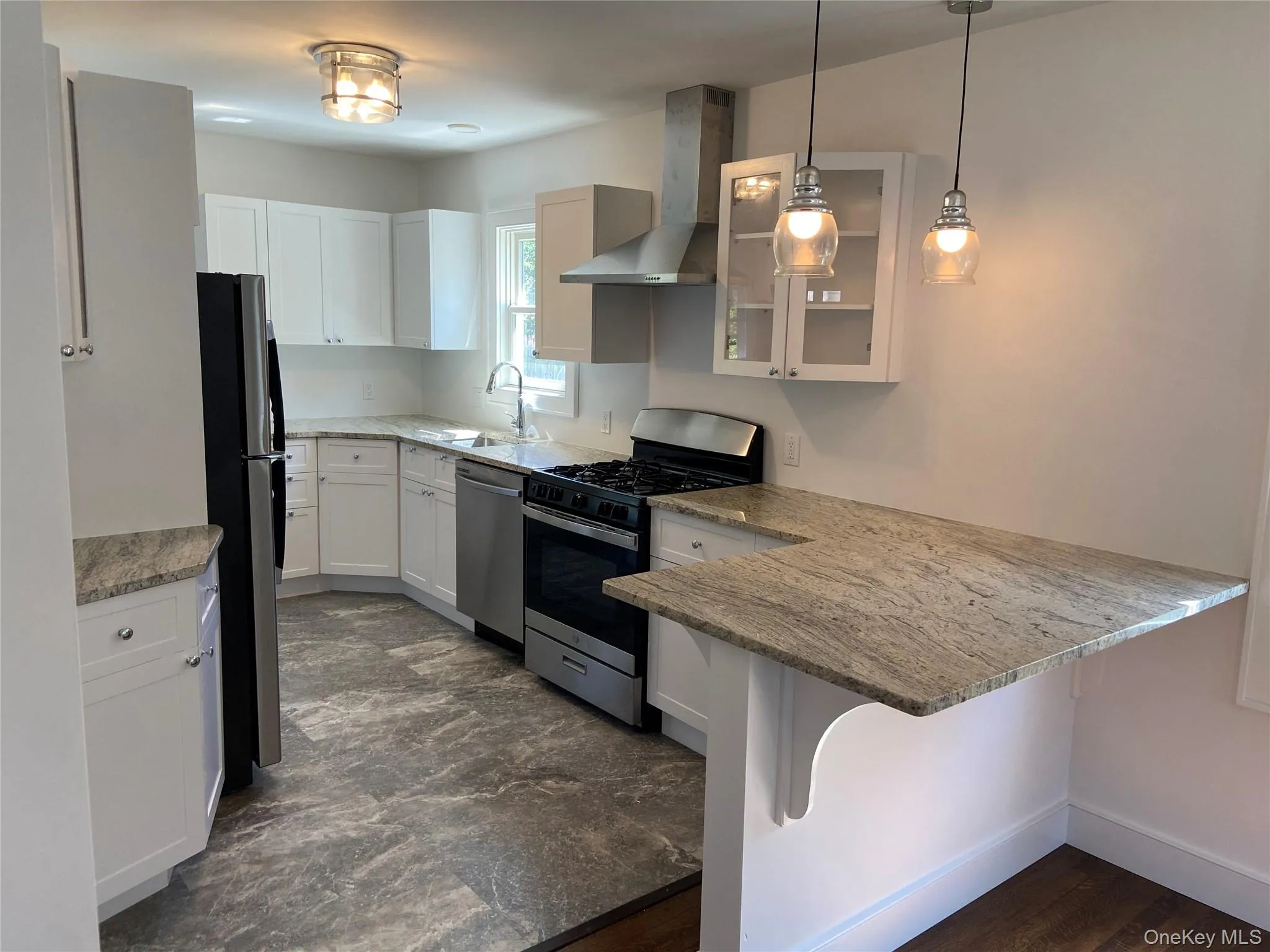 424 Sweezy Avenue, Riverhead, NY, 3 Bedrooms Bedrooms, 5 Rooms Rooms,1 BathroomBathrooms,Residential Lease,For Rent,Sweezy,0,1045107 424 Sweezy Avenue, Riverhead, NY, 3 Bedrooms Bedrooms, 5 Rooms Rooms,1 BathroomBathrooms,Residential Lease,For Rent,Sweezy,0,1045107