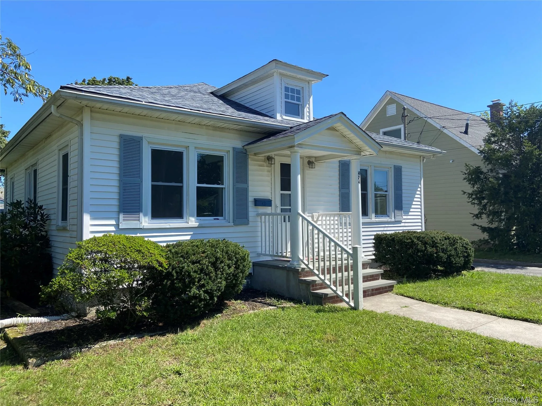 424 Sweezy Avenue, Riverhead, NY, 3 Bedrooms Bedrooms, 5 Rooms Rooms,1 BathroomBathrooms,Residential Lease,For Rent,Sweezy,0,1045107 424 Sweezy Avenue, Riverhead, NY, 3 Bedrooms Bedrooms, 5 Rooms Rooms,1 BathroomBathrooms,Residential Lease,For Rent,Sweezy,0,1045107