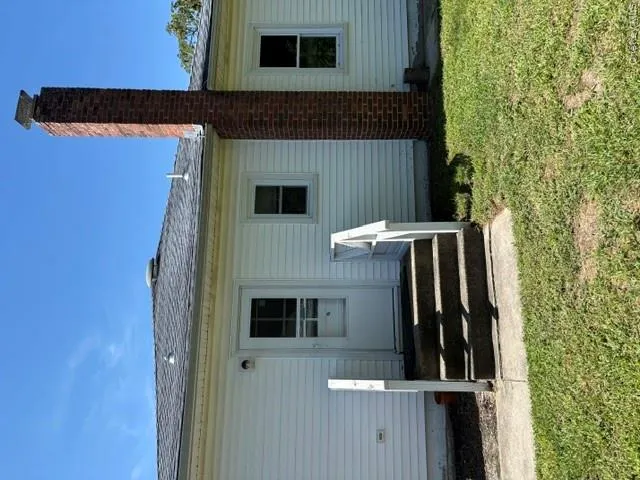 424 Sweezy Avenue, Riverhead, NY, 3 Bedrooms Bedrooms, 5 Rooms Rooms,1 BathroomBathrooms,Residential Lease,For Rent,Sweezy,0,1045107 424 Sweezy Avenue, Riverhead, NY, 3 Bedrooms Bedrooms, 5 Rooms Rooms,1 BathroomBathrooms,Residential Lease,For Rent,Sweezy,0,1045107