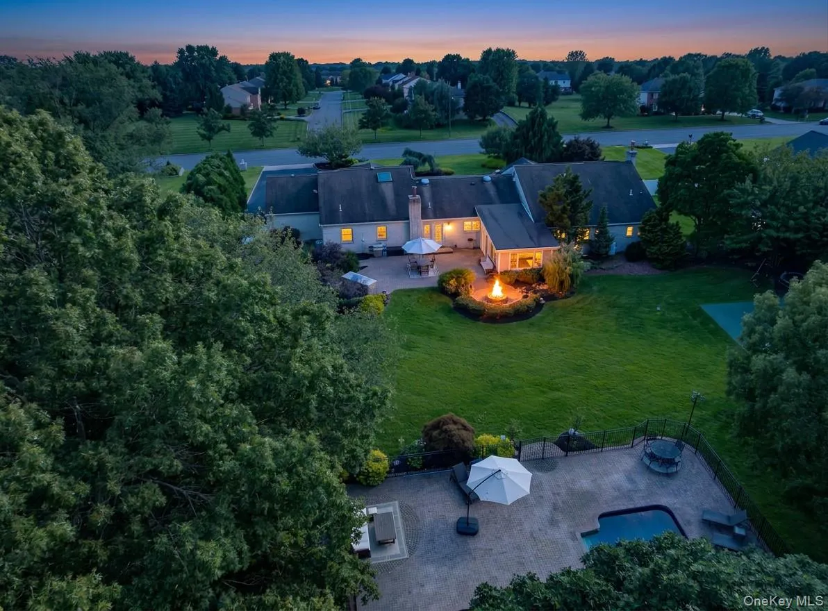 9 Elderwood Drive, Smithtown, NY, 5 Bedrooms Bedrooms, 13 Rooms Rooms,4 BathroomsBathrooms,Residential,For Rent,Elderwood,0,1045111 9 Elderwood Drive, Smithtown, NY, 5 Bedrooms Bedrooms, 13 Rooms Rooms,4 BathroomsBathrooms,Residential,For Rent,Elderwood,0,1045111