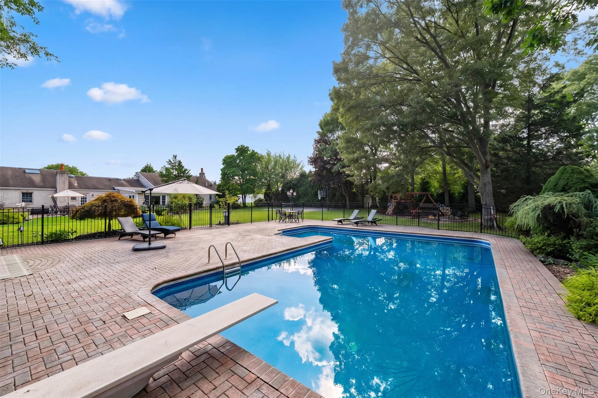 9 Elderwood Drive, Smithtown, NY, 5 Bedrooms Bedrooms, 13 Rooms Rooms,4 BathroomsBathrooms,Residential,For Rent,Elderwood,0,1045111 9 Elderwood Drive, Smithtown, NY, 5 Bedrooms Bedrooms, 13 Rooms Rooms,4 BathroomsBathrooms,Residential,For Rent,Elderwood,0,1045111