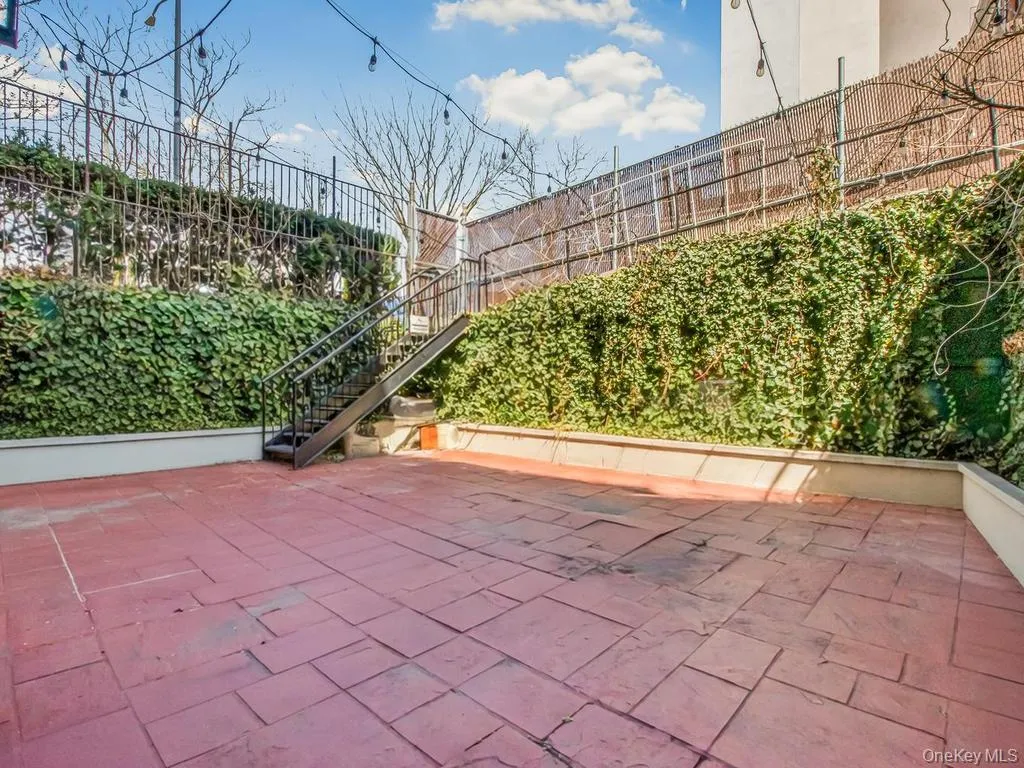 1874 Pelham Parkway, New York, NY, 2 Bedrooms Bedrooms, 6 Rooms Rooms,2 BathroomsBathrooms,Residential,For Rent,Pelham,0,1045112 1874 Pelham Parkway, New York, NY, 2 Bedrooms Bedrooms, 6 Rooms Rooms,2 BathroomsBathrooms,Residential,For Rent,Pelham,0,1045112