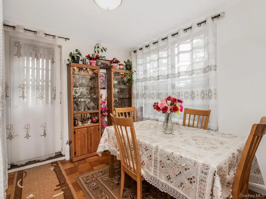 1874 Pelham Parkway, New York, NY, 2 Bedrooms Bedrooms, 6 Rooms Rooms,2 BathroomsBathrooms,Residential,For Rent,Pelham,0,1045112 1874 Pelham Parkway, New York, NY, 2 Bedrooms Bedrooms, 6 Rooms Rooms,2 BathroomsBathrooms,Residential,For Rent,Pelham,0,1045112