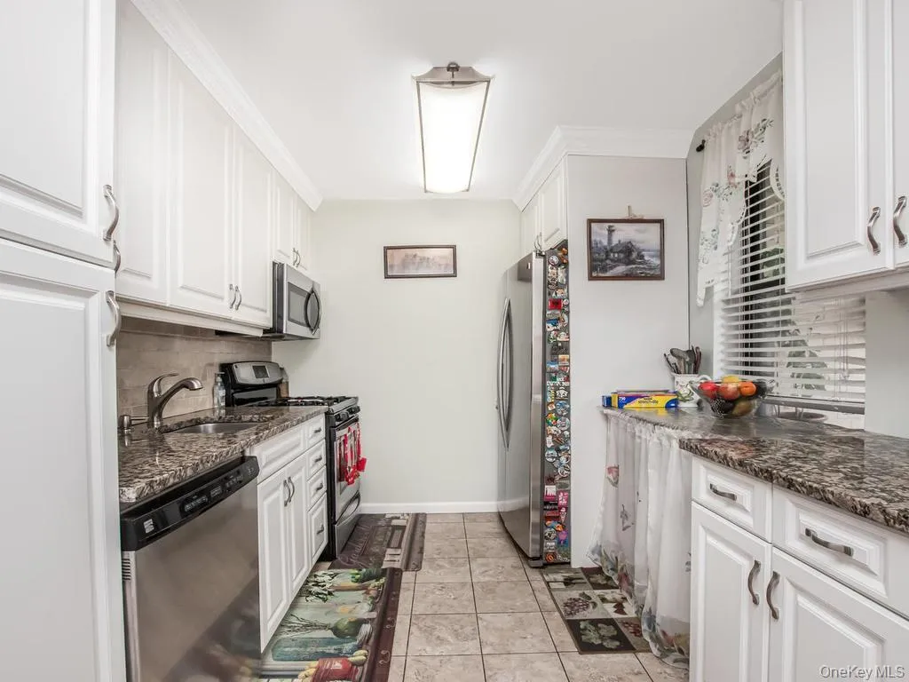 1874 Pelham Parkway, New York, NY, 2 Bedrooms Bedrooms, 6 Rooms Rooms,2 BathroomsBathrooms,Residential,For Rent,Pelham,0,1045112 1874 Pelham Parkway, New York, NY, 2 Bedrooms Bedrooms, 6 Rooms Rooms,2 BathroomsBathrooms,Residential,For Rent,Pelham,0,1045112