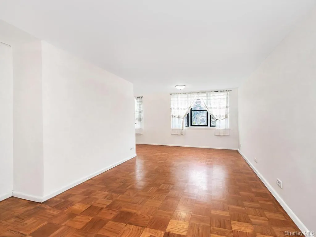1874 Pelham Parkway, New York, NY, 2 Bedrooms Bedrooms, 6 Rooms Rooms,2 BathroomsBathrooms,Residential,For Rent,Pelham,0,1045112 1874 Pelham Parkway, New York, NY, 2 Bedrooms Bedrooms, 6 Rooms Rooms,2 BathroomsBathrooms,Residential,For Rent,Pelham,0,1045112
