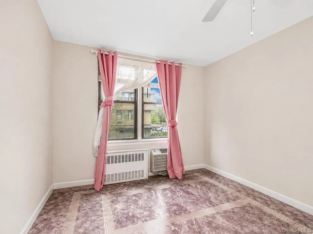 1874 Pelham Parkway, New York, NY, 2 Bedrooms Bedrooms, 6 Rooms Rooms,2 BathroomsBathrooms,Residential,For Rent,Pelham,0,1045112 1874 Pelham Parkway, New York, NY, 2 Bedrooms Bedrooms, 6 Rooms Rooms,2 BathroomsBathrooms,Residential,For Rent,Pelham,0,1045112